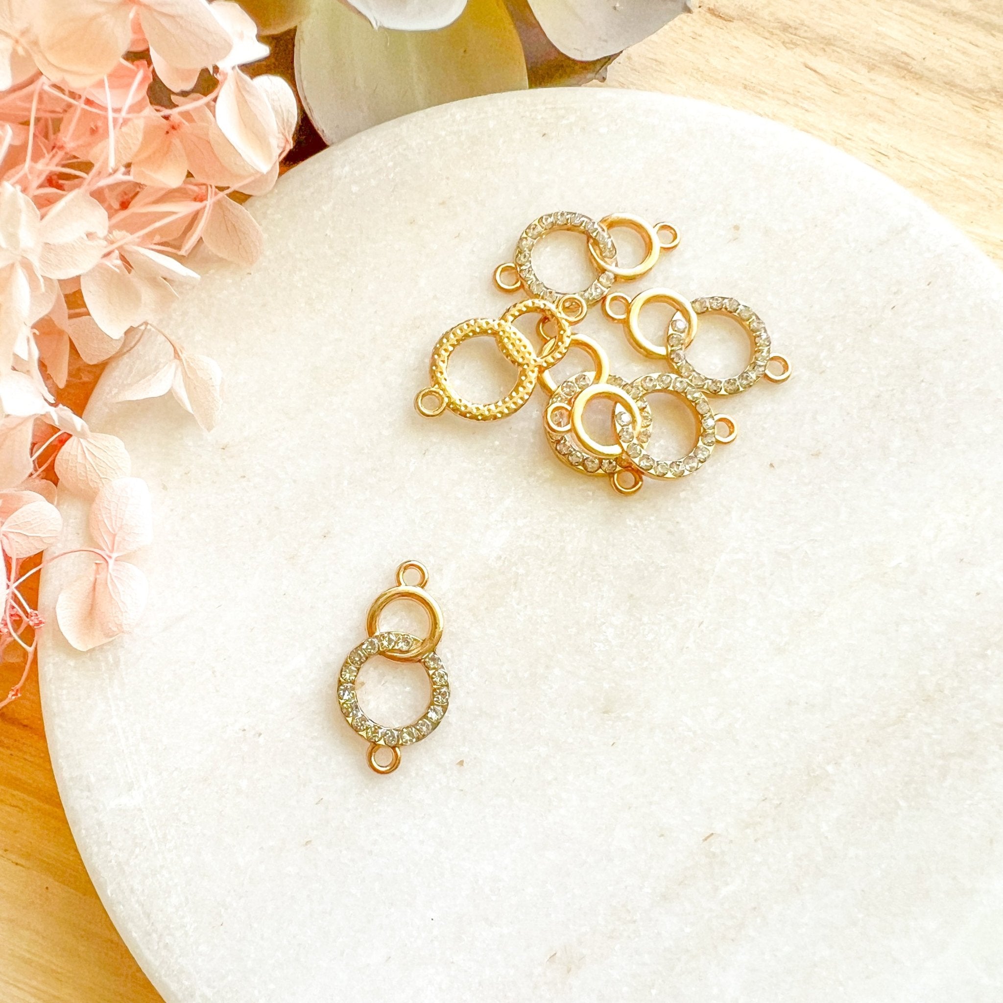 "Double Circle Crystal" Charm (6 pcs) - Kit & Co.Jewelry Findings