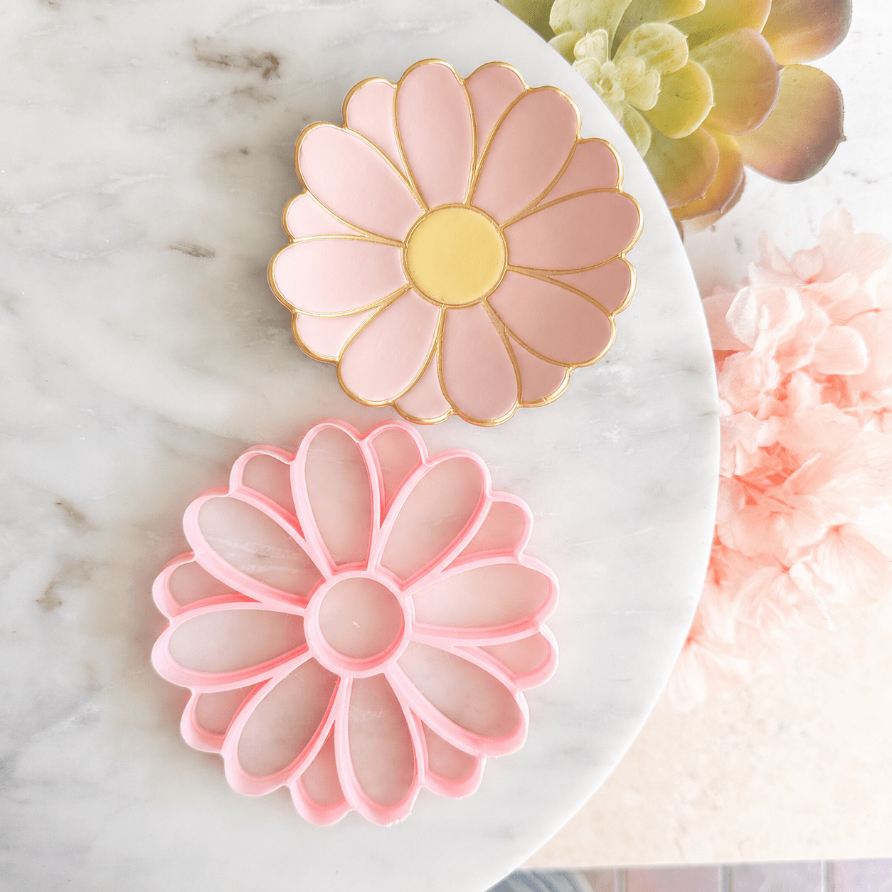 Gerbera Trinket Dish Cutter - Kit & Co.Cutter