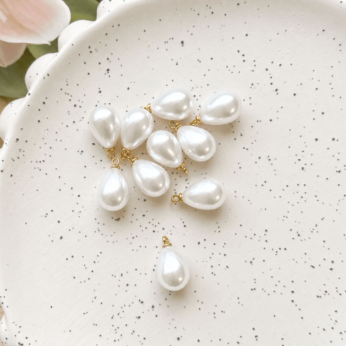 Teardrop Faux Pearl Charm 5 (10pc) - Kit & Co.Jewelry Findings
