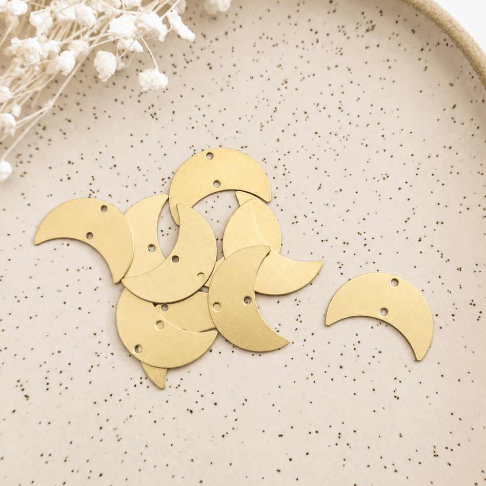 Crescent Moon Connector - 10 pcs - Kit & Co.Jewelry Findings