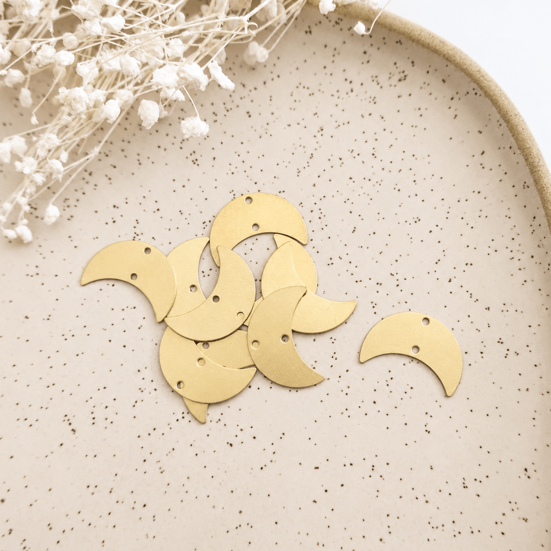 Crescent Moon Connector - 10 pcs - Kit & Co.Jewelry Findings