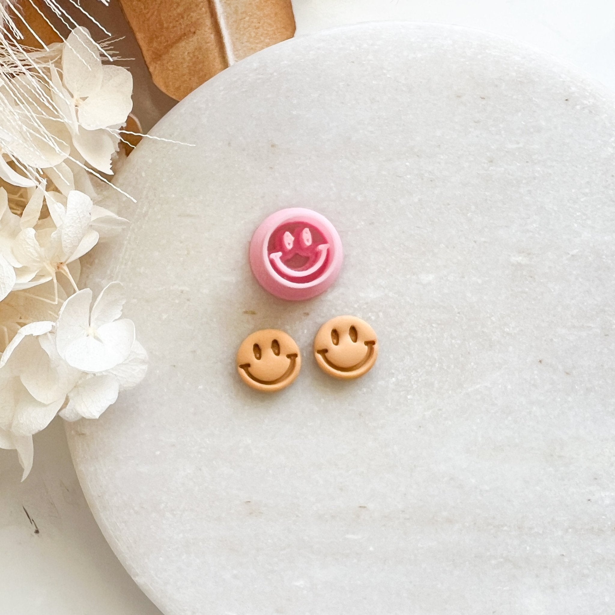 "Smiley Face" Stud - Kit & Co.Cutter