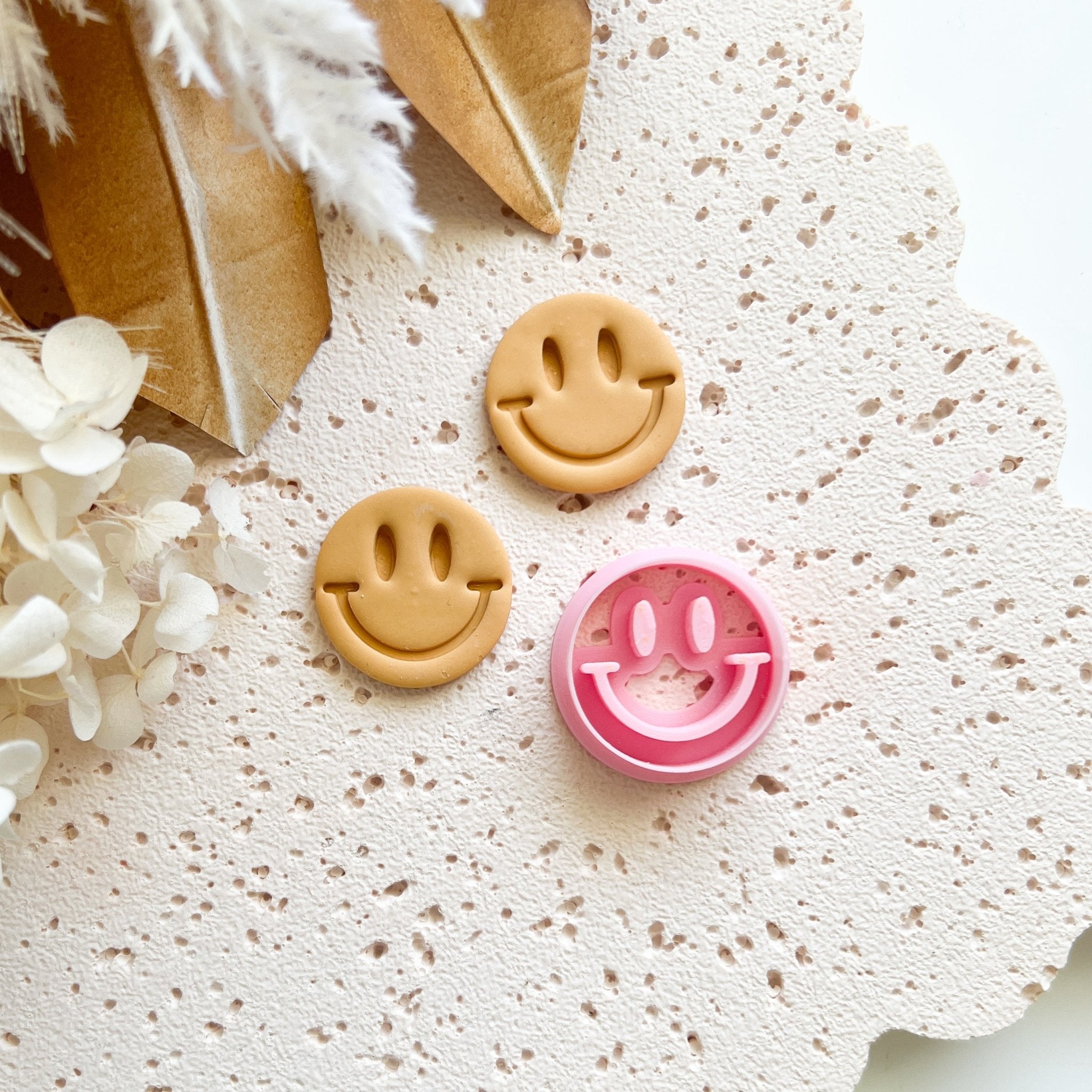 "Smiley Face" Clay Cutter - Kit & Co.Cutter