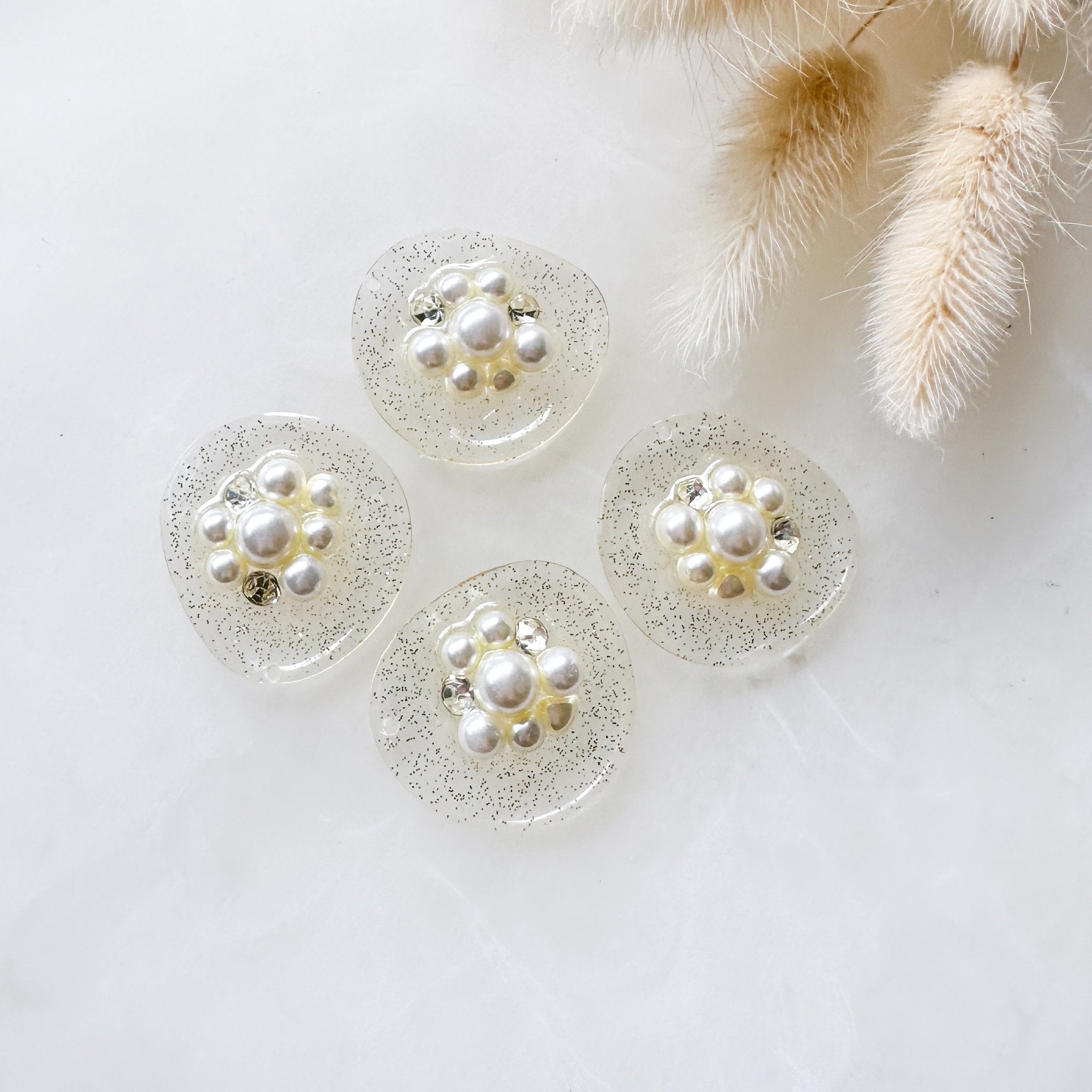 Pearl & Acrylic Charm (4pc) - Kit & Co.Jewelry Findings