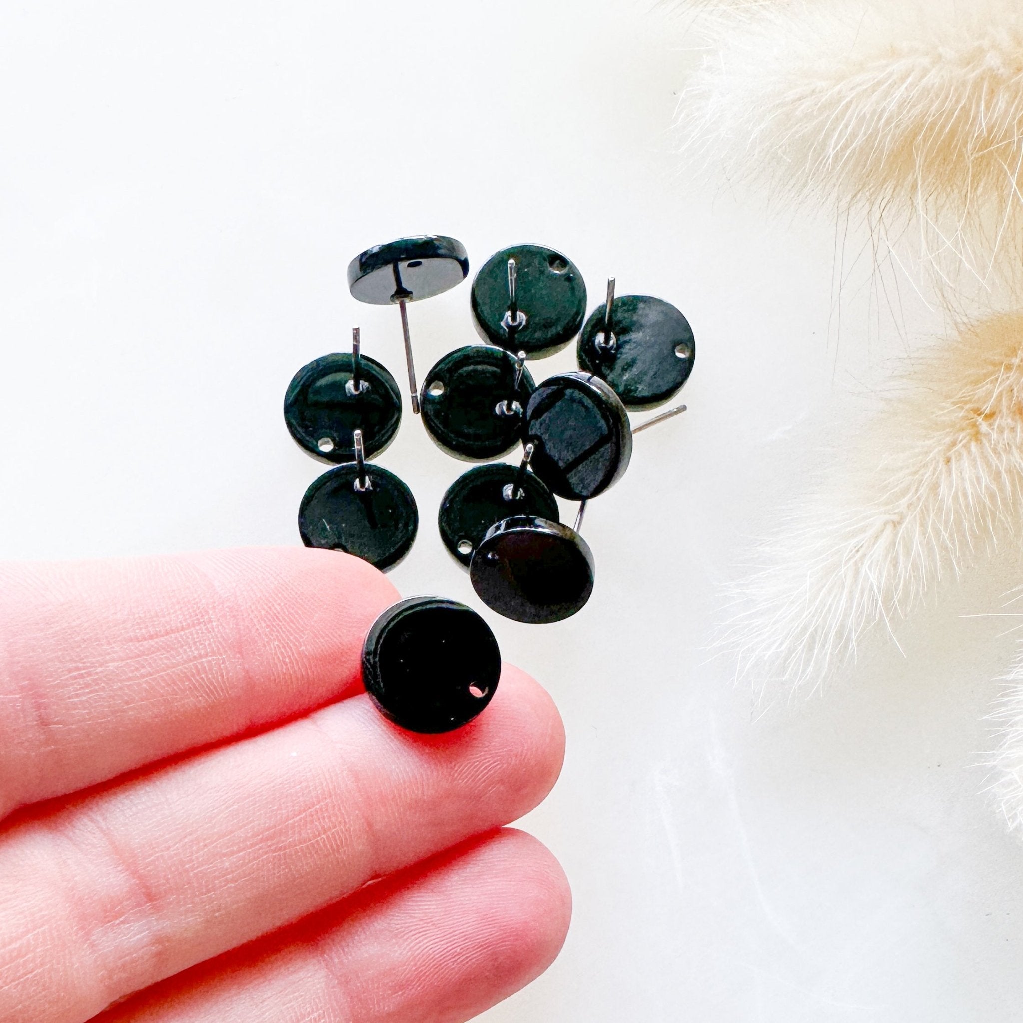 Small Circle Acrylic Post - Black (10 pcs) - Kit & Co.Tools