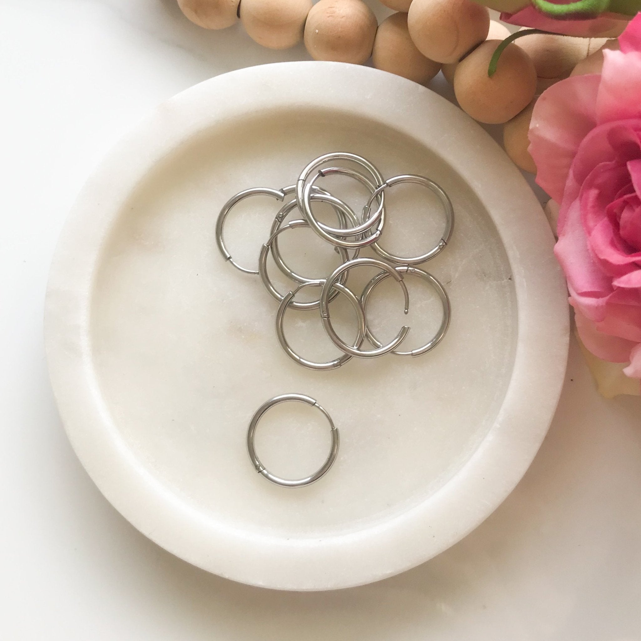 20mm Huggie Hoops - 10pcs Silver - Kit & Co.Cat Supplies