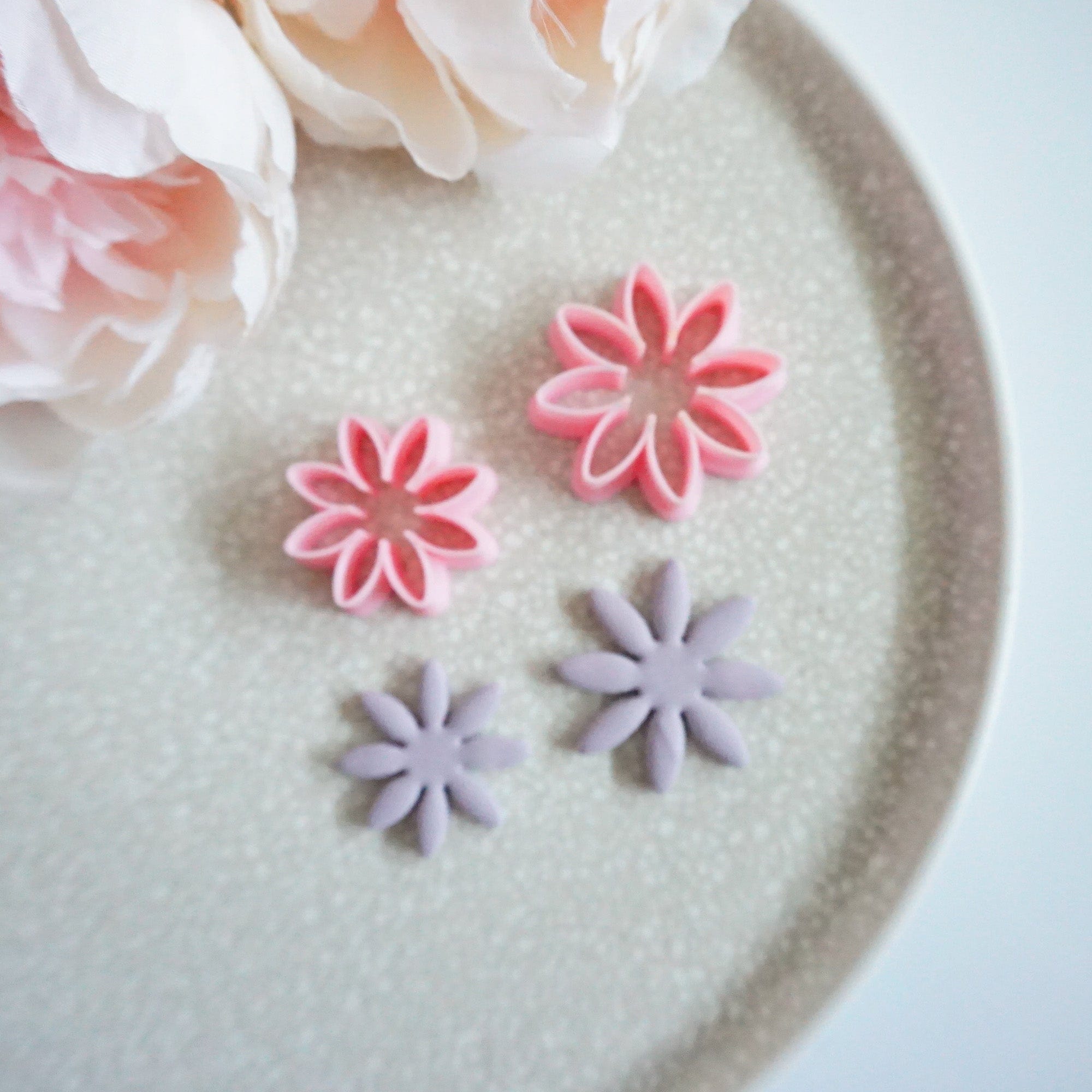 kitandco.com.au Cutter 8 Petal Flower Set (2pcs)
