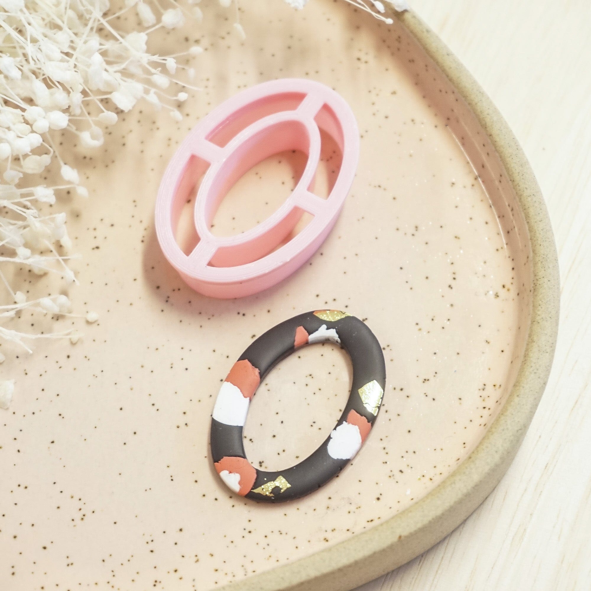 kitandco.com.au Cutter Classic Oval with Donut