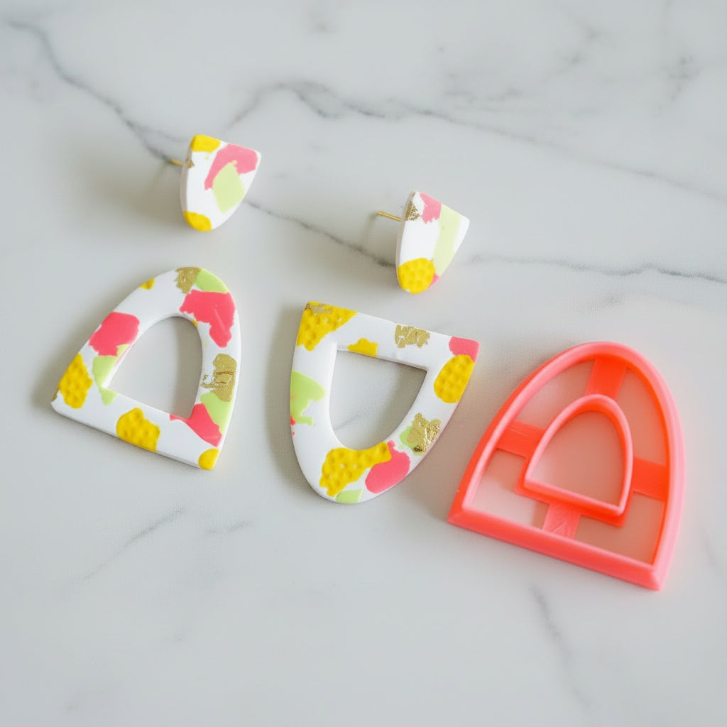 kitandco.com.au Cutter "Half Oval with Donut" - Clay Cutter