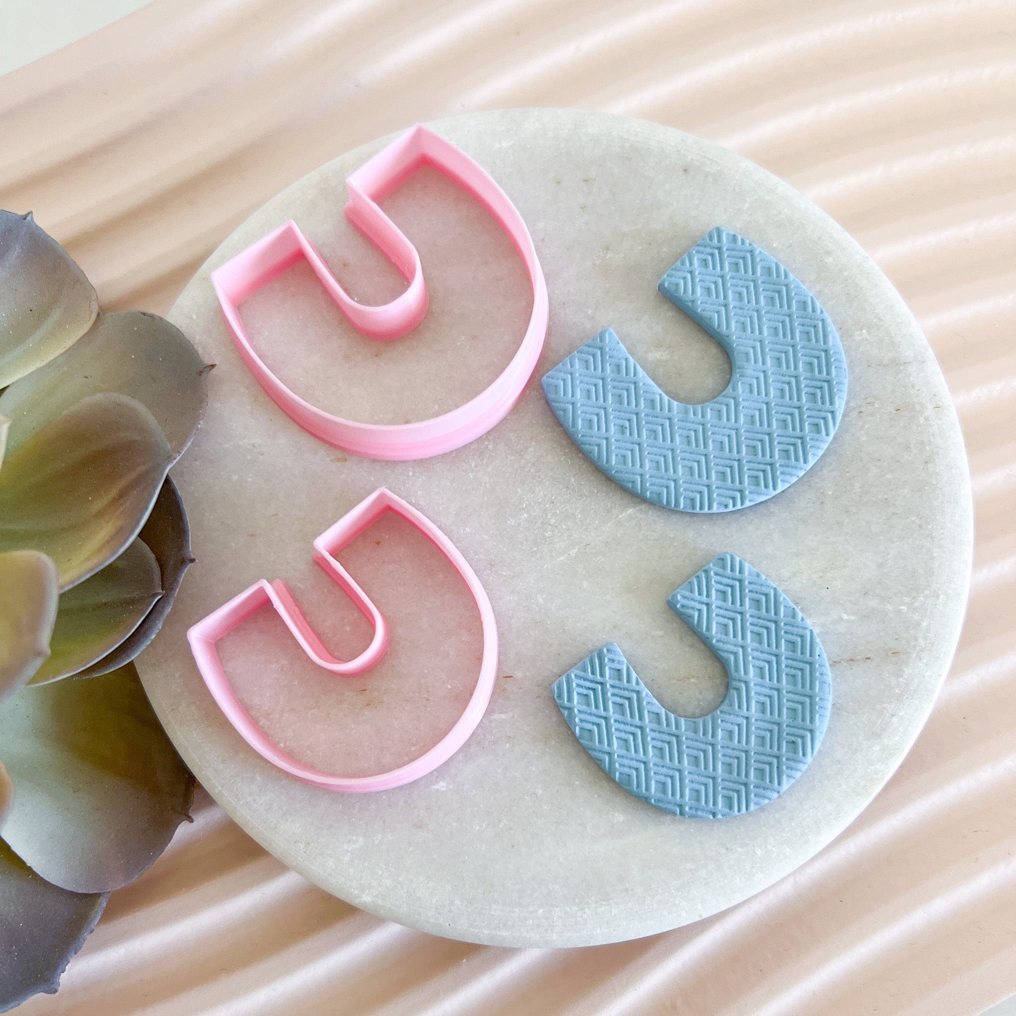 kitandco.com.au Cutter Horseshoe Set (2 pcs)