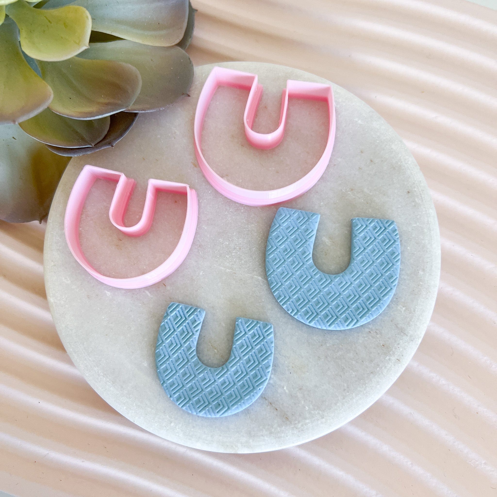 kitandco.com.au Cutter Horseshoe Set (2 pcs)