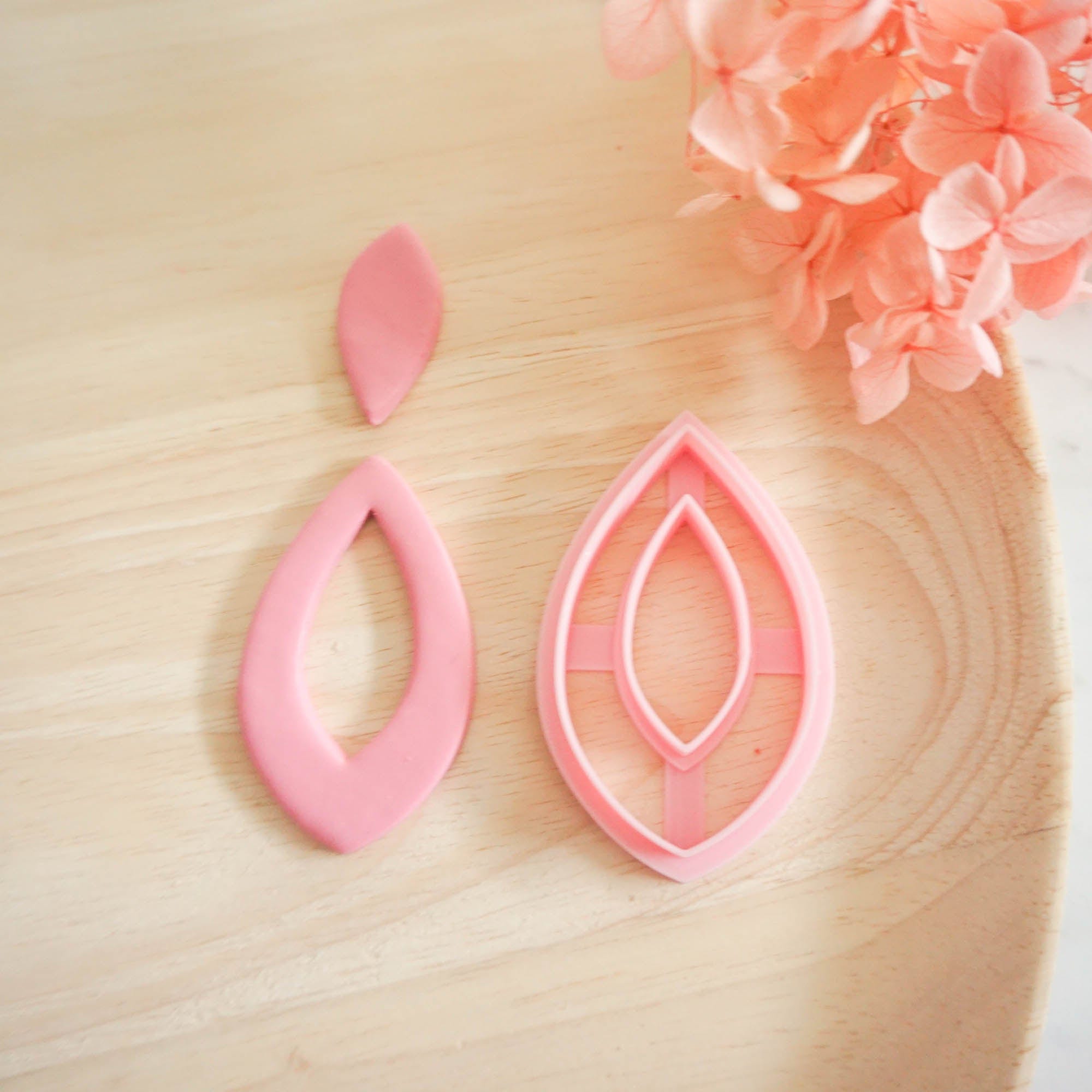 kitandco.com.au Cutter Pointed Teardrop with Donut (Large)