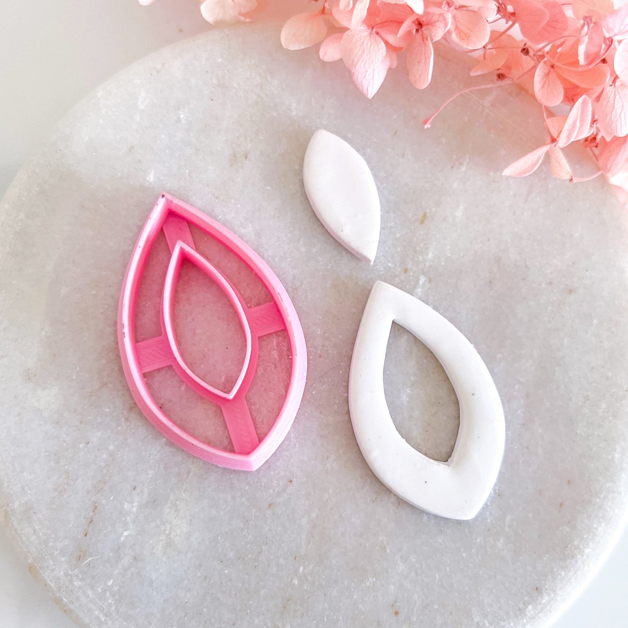 kitandco.com.au Cutter Pointed Teardrop with Donut (Medium)