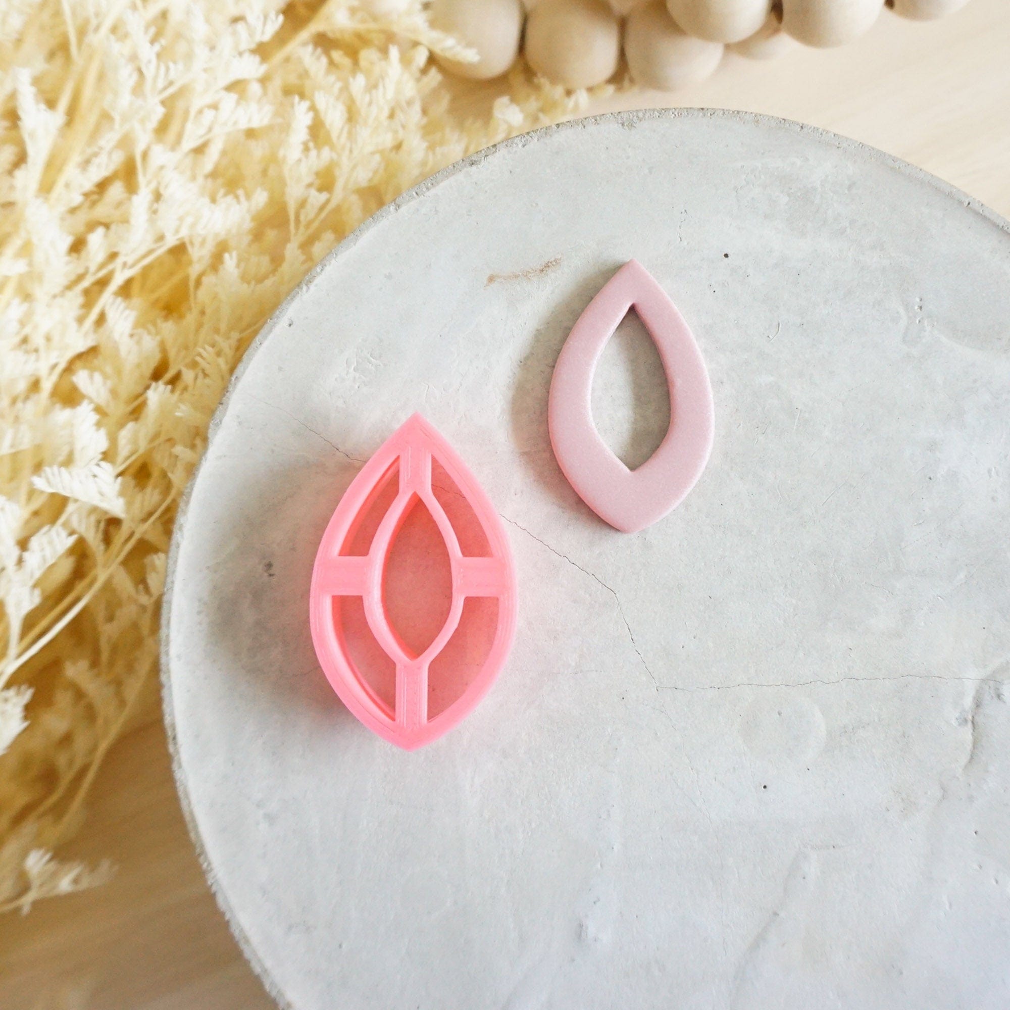 kitandco.com.au Cutter Pointed Teardrop with Donut (Small)