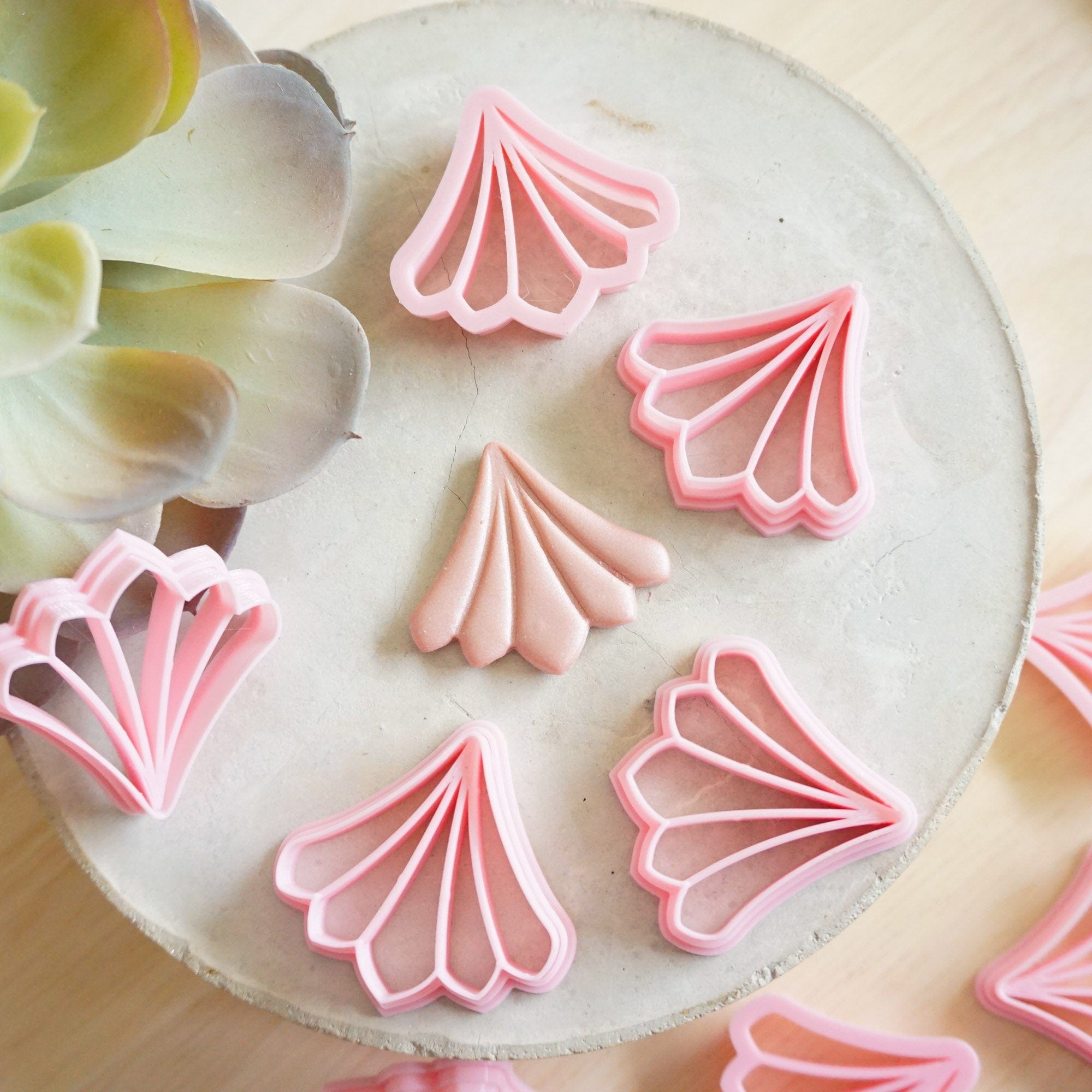 kitandco.com.au Cutter Scalloped Fan - Style #2