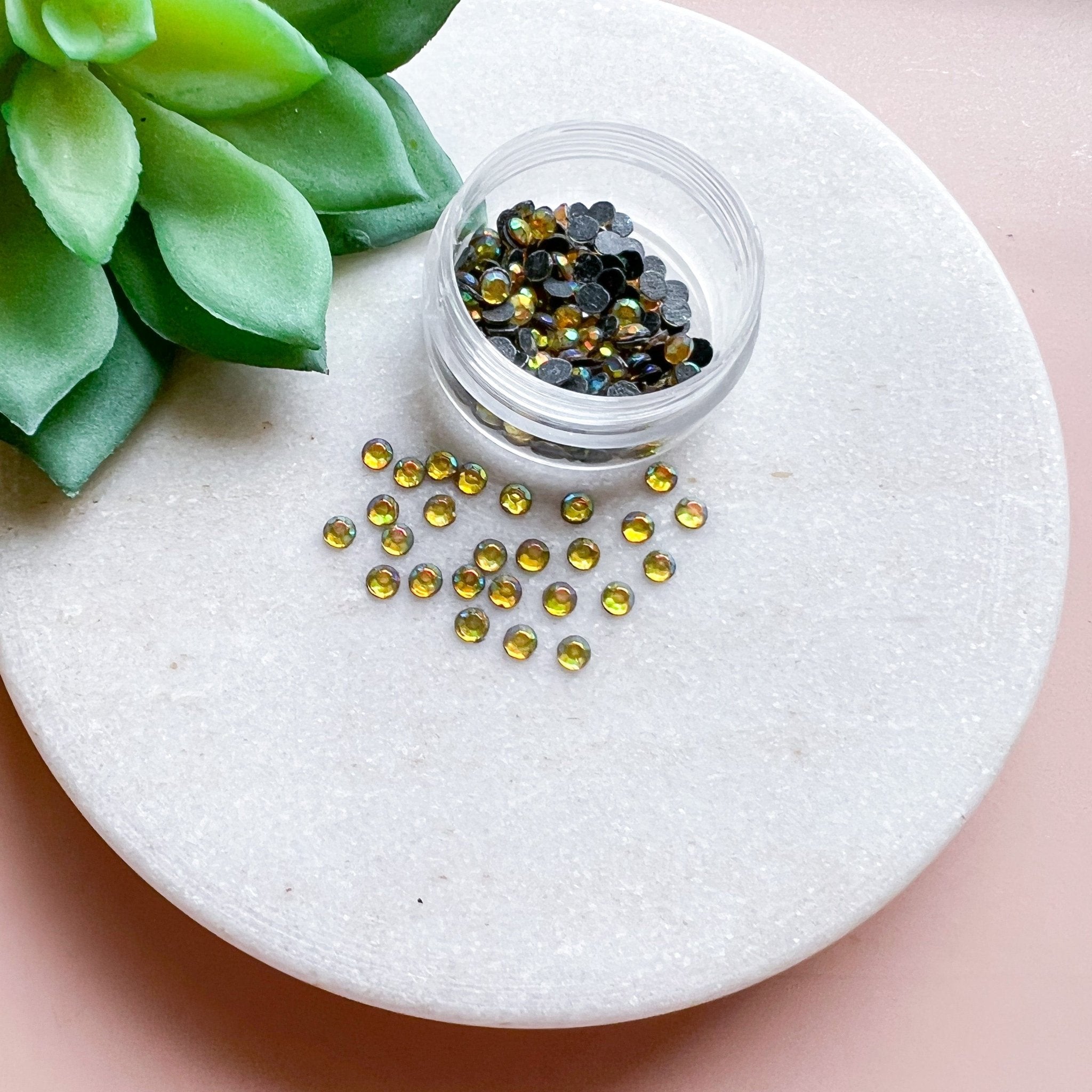 Glass Rhinestones Pot - Gold - Kit & Co.mica