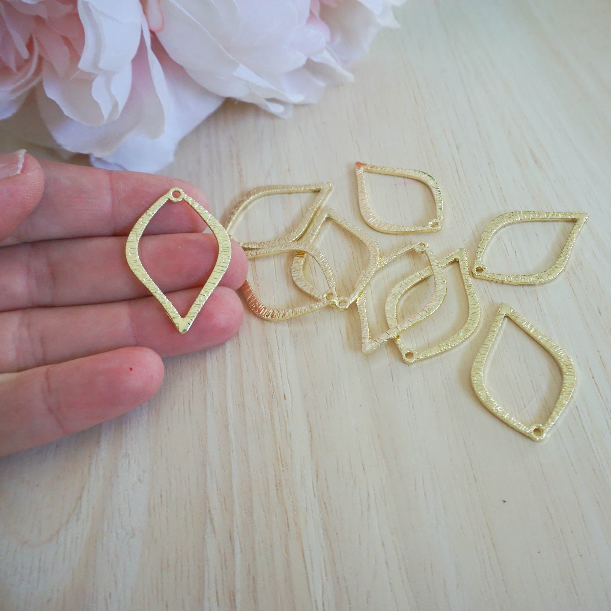 kitandco.com.au Tools Gold "Carrie" Charm (10pcs) - Choose Colour