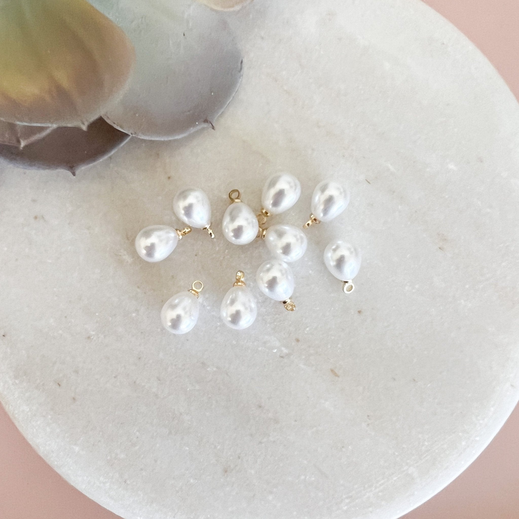 Faux Pearl Teardrop Charm 1 (10pc) - Kit & Co.Jewelry Findings