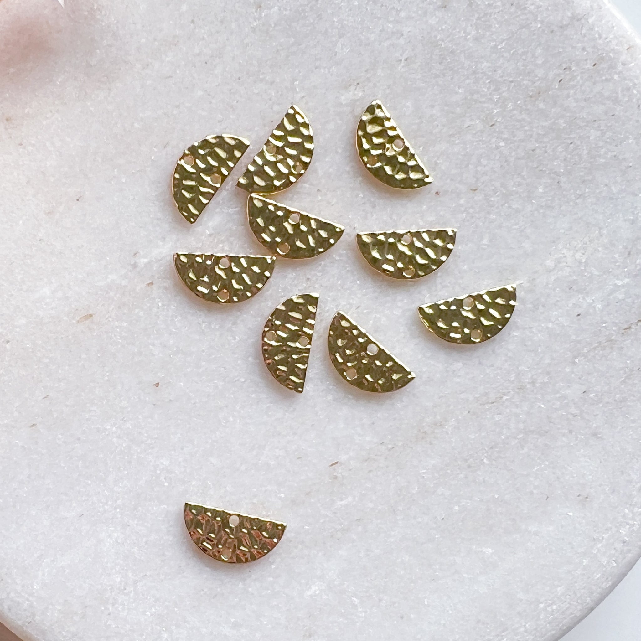 Hammered Semi-Circle Connector - Gold (10 pcs) - Kit & Co.Jewelry Findings