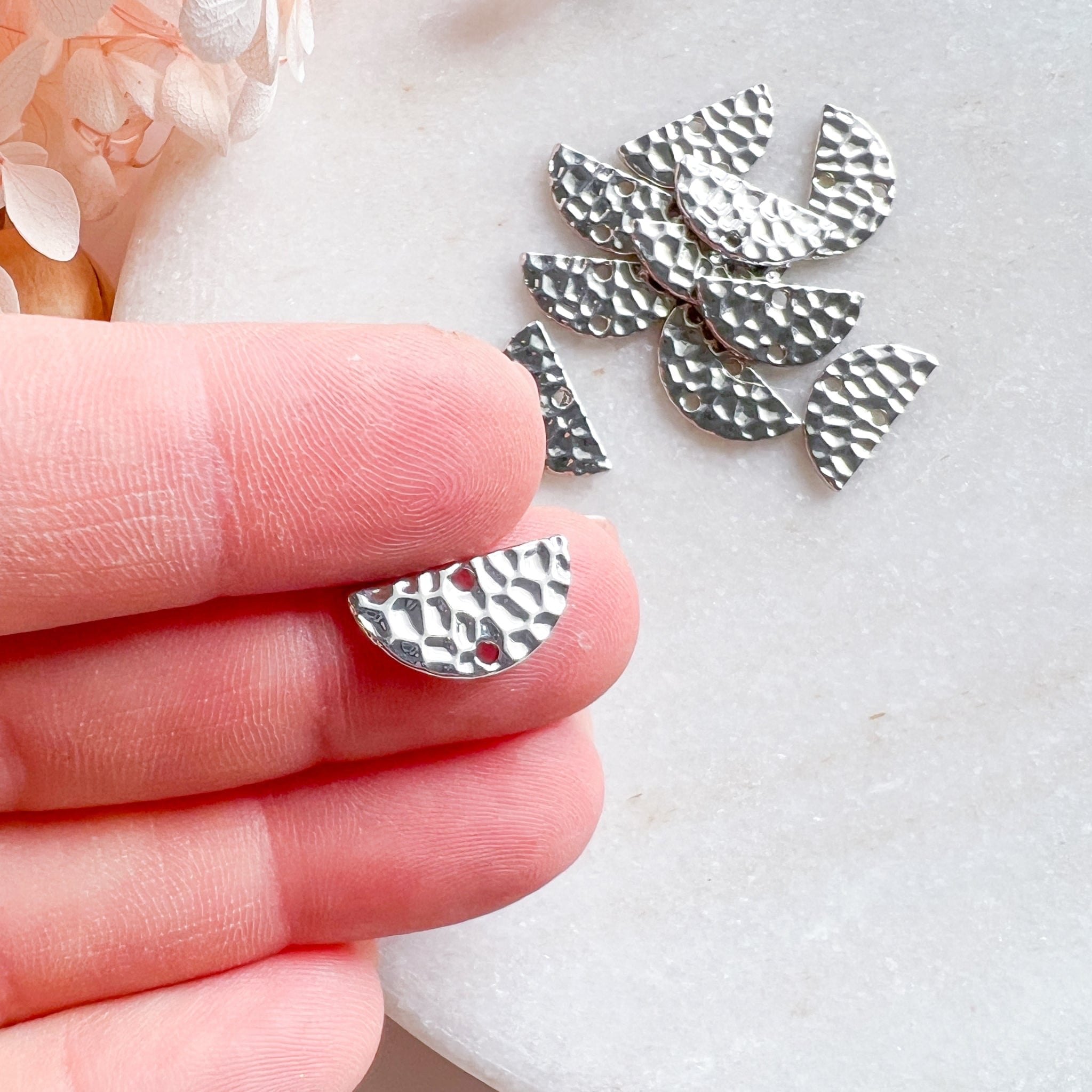 kitandco.com.au Tools Hammered Semi-Circle Connector - Silver (20pcs)