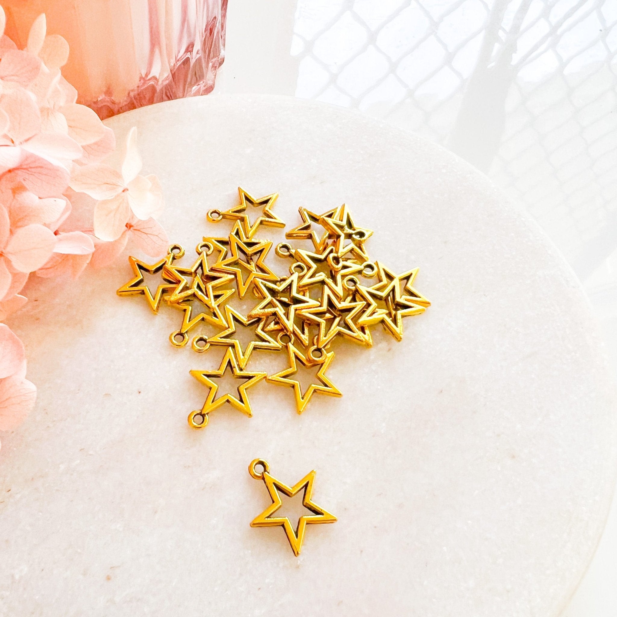 Small Star Charm (20 pcs) - Kit & Co.Jewelry Findings