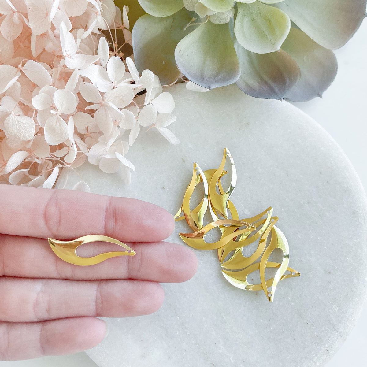 "Wave" Charm (10pcs) - Kit & Co.Jewelry Findings