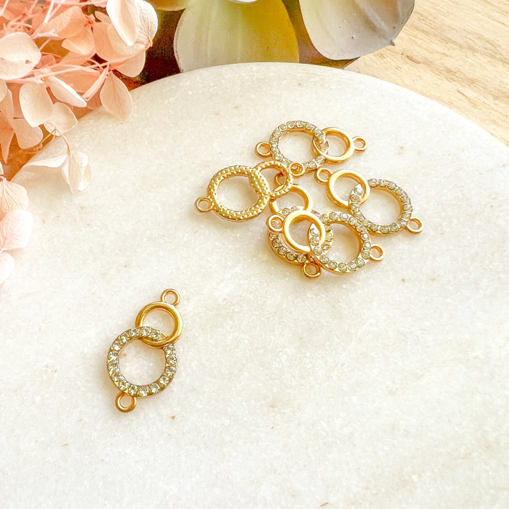 "Double Circle Crystal" Charm (6 pcs) - Kit & Co.Jewelry Findings
