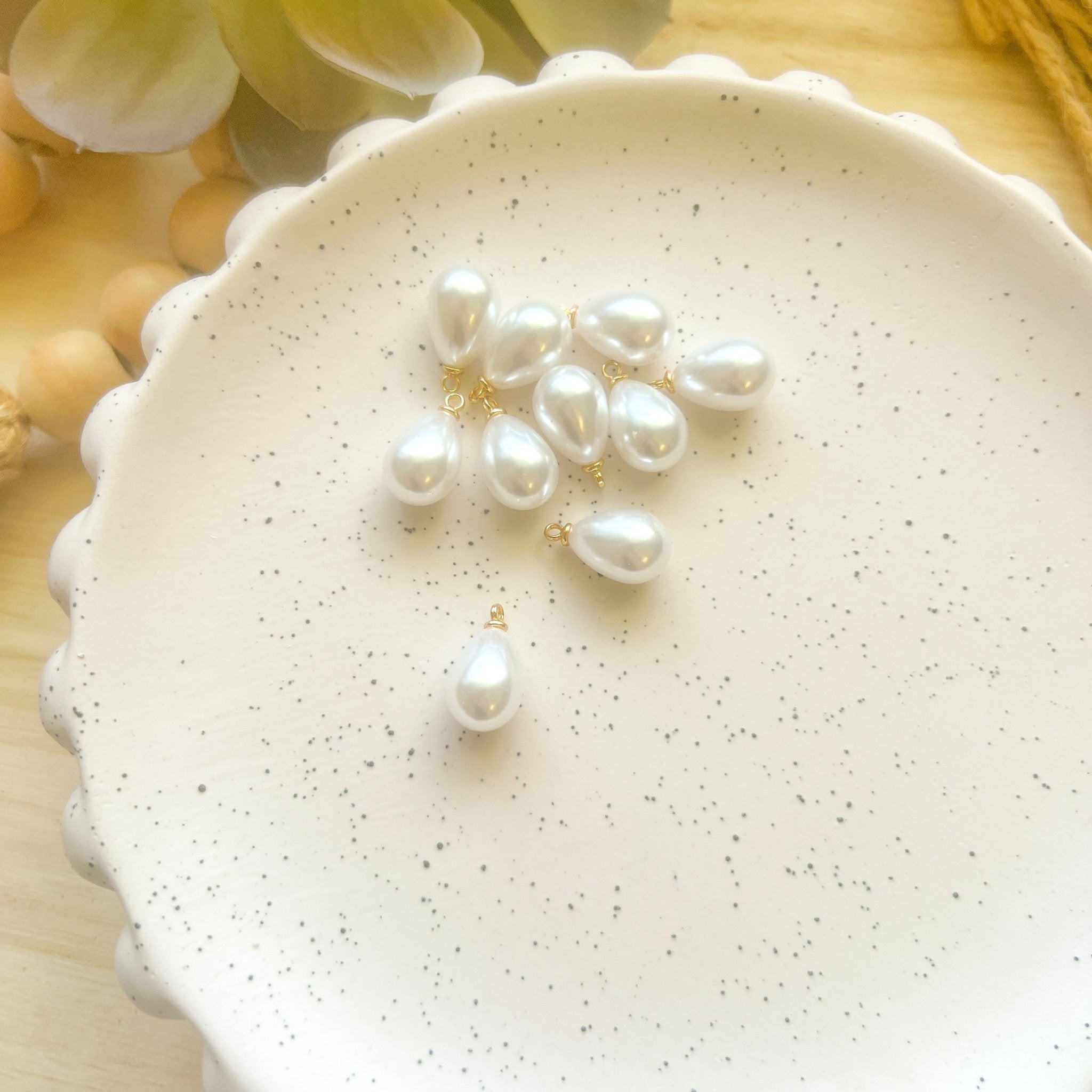 Teardrop Faux Pearl Charm 5 (10pc) - Kit & Co.Jewelry Findings