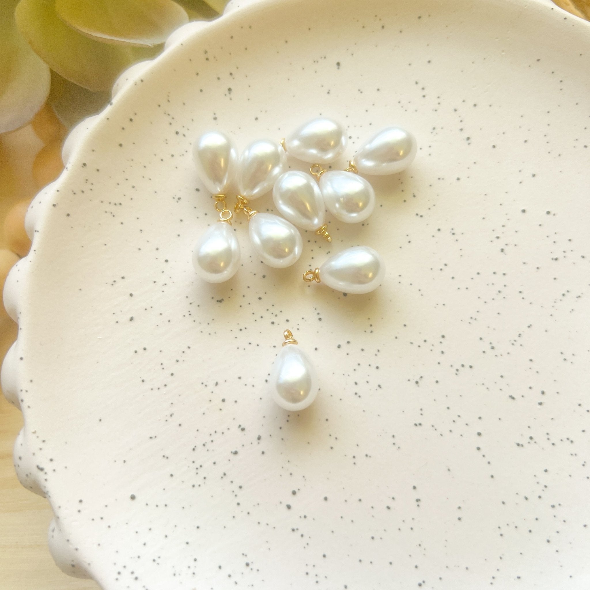 Teardrop Faux Pearl Charm 5 (10pc) - Kit & Co.Jewelry Findings