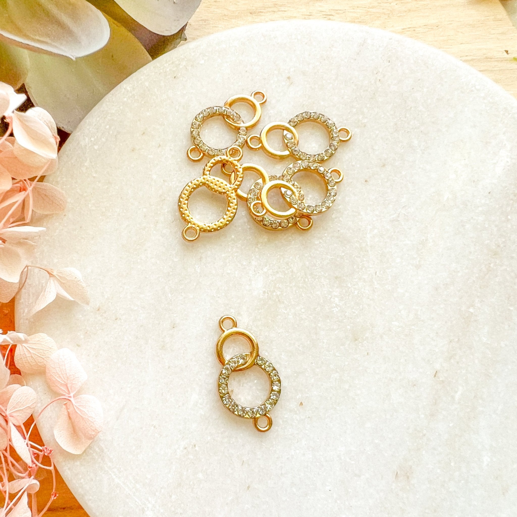 "Double Circle Crystal" Charm (6 pcs) - Kit & Co.Jewelry Findings