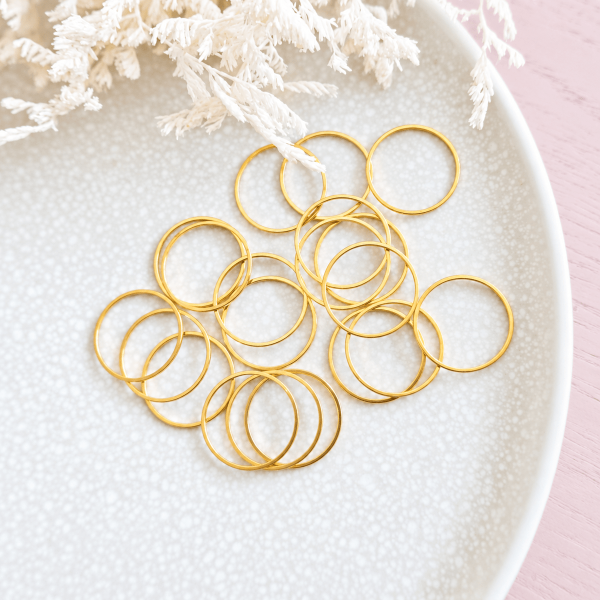 20mm Circle Connector - 50 pcs (Choose Colour) - Kit & Co.Jewelry FindingsGold