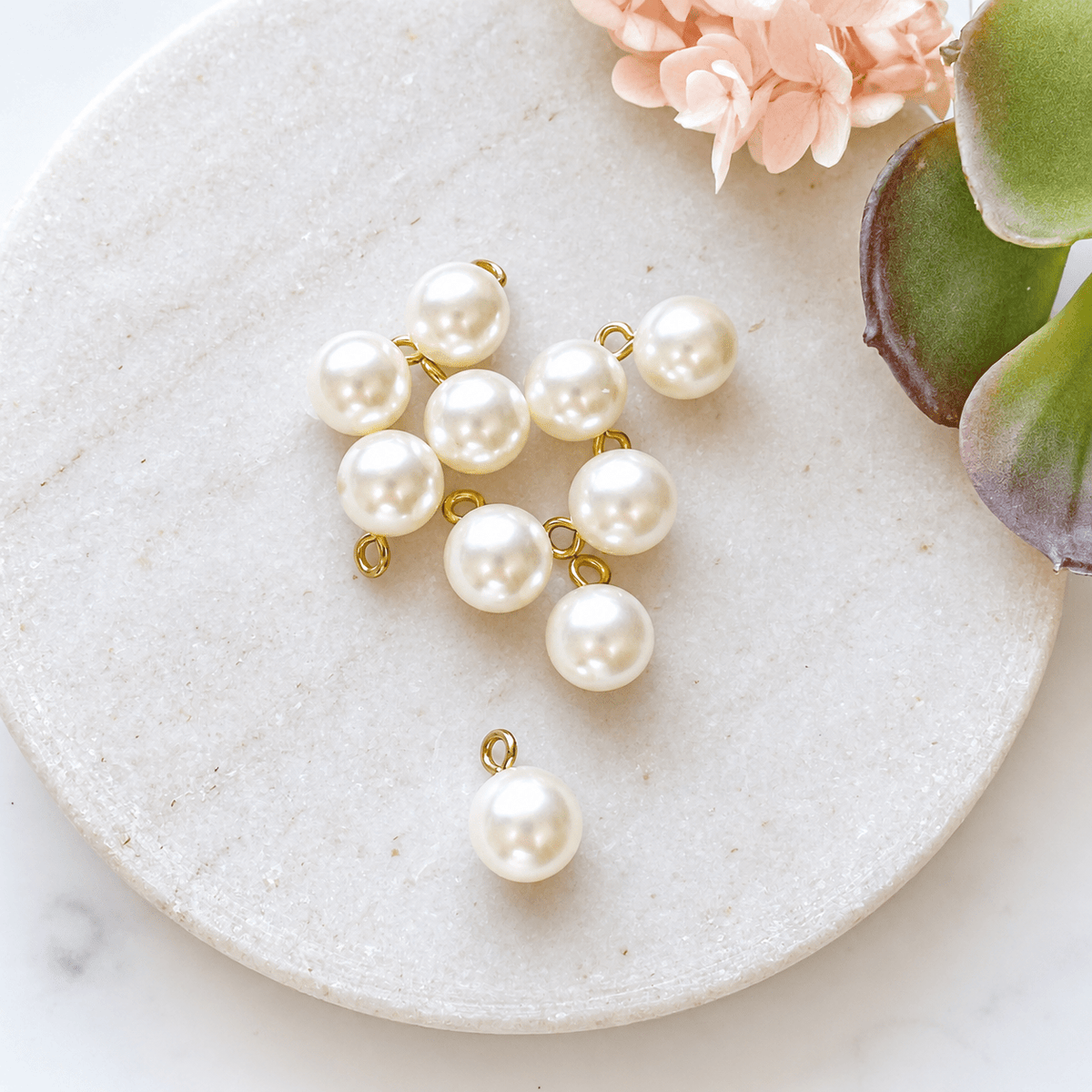 Round Faux Pearl Charm 4 (10pc) - Kit & Co.Jewelry Findings
