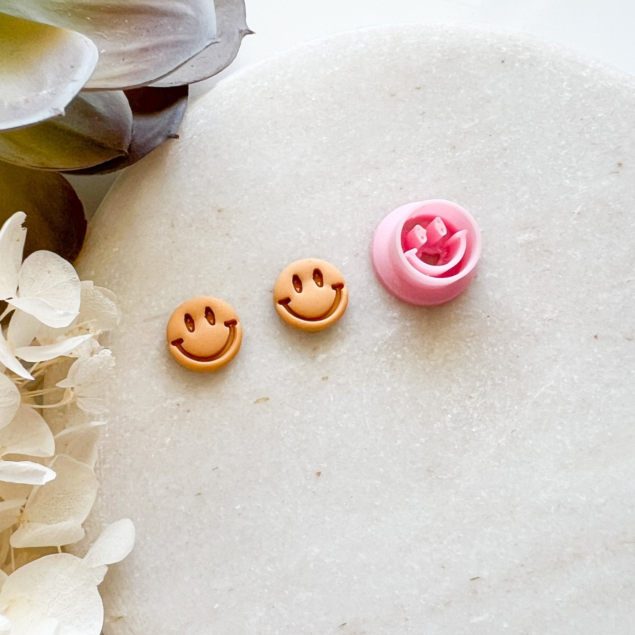 "Smiley Face" Stud - Kit & Co.Cutter