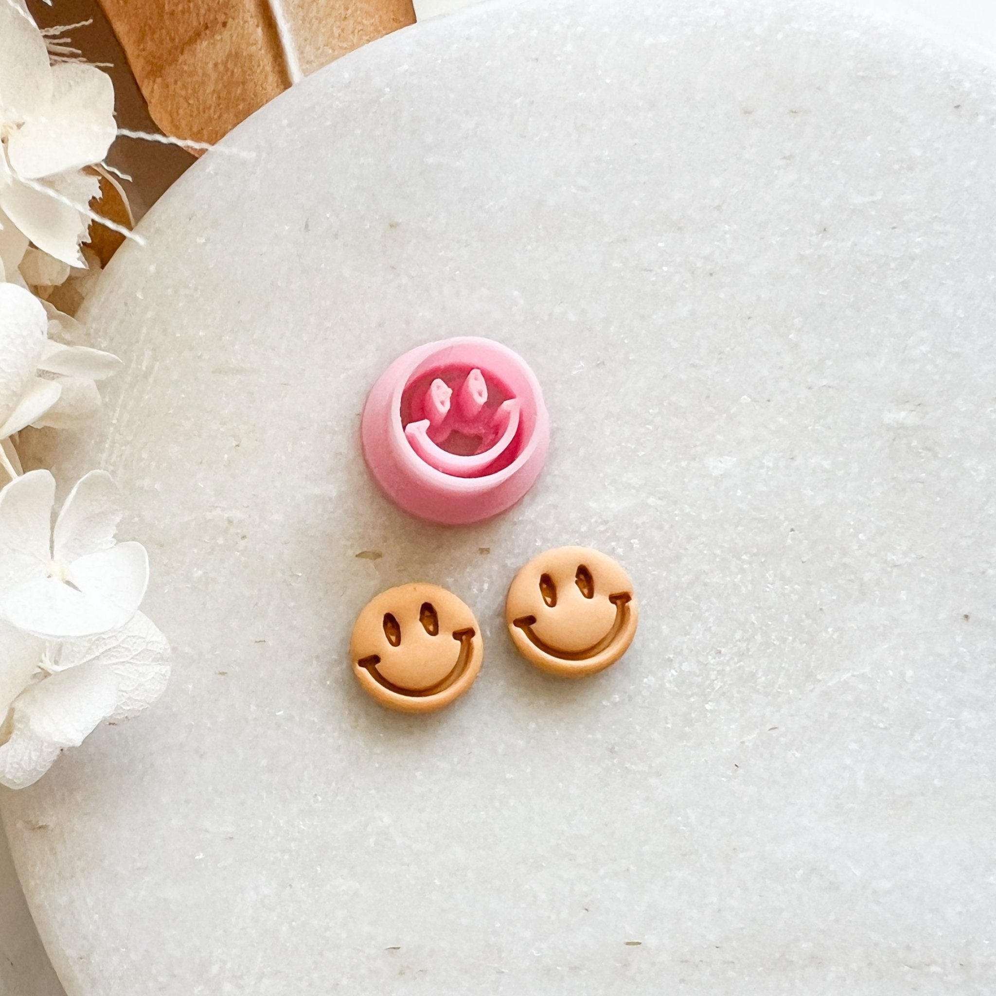 "Smiley Face" Stud - Kit & Co.Cutter
