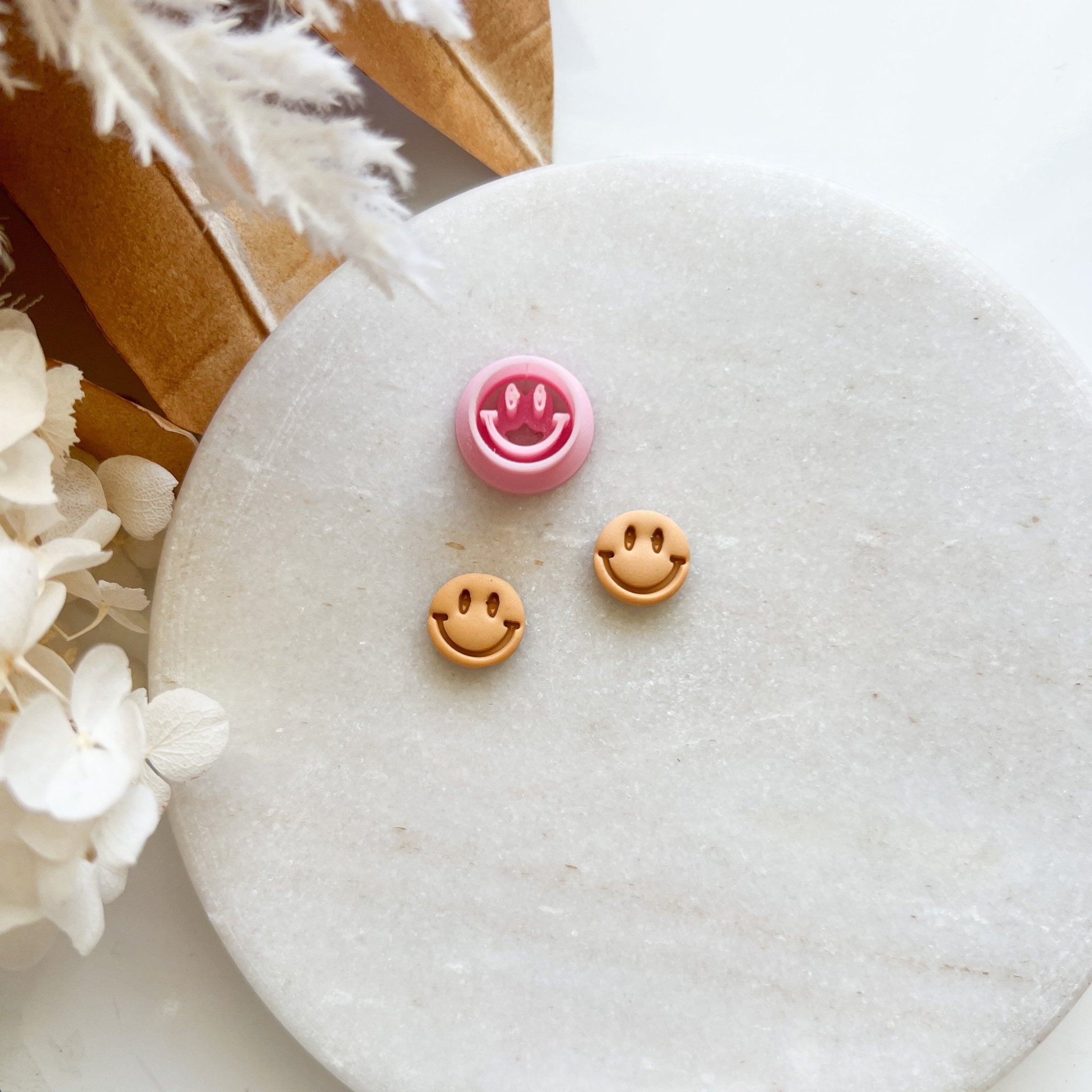 "Smiley Face" Stud - Kit & Co.Cutter