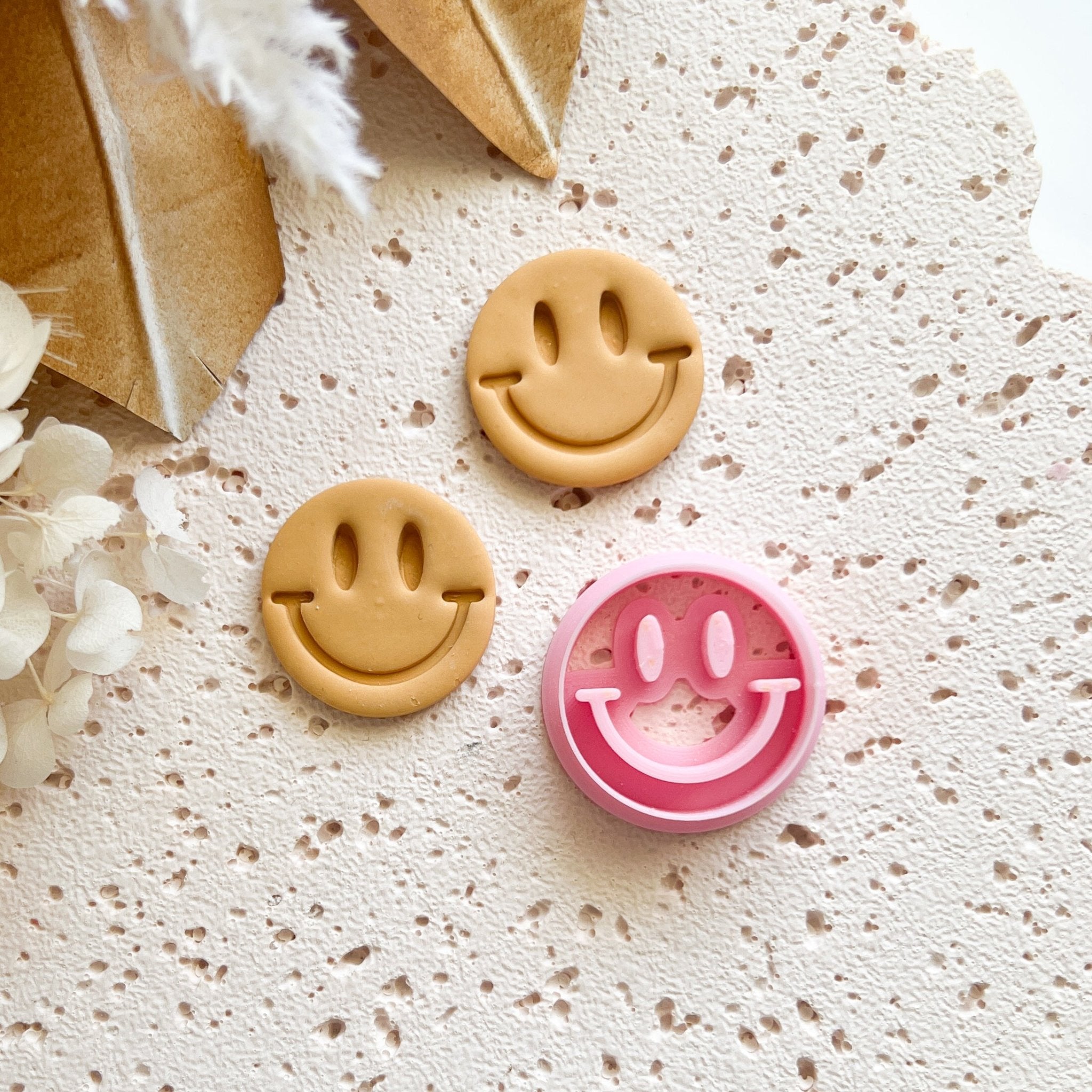"Smiley Face" Clay Cutter - Kit & Co.Cutter