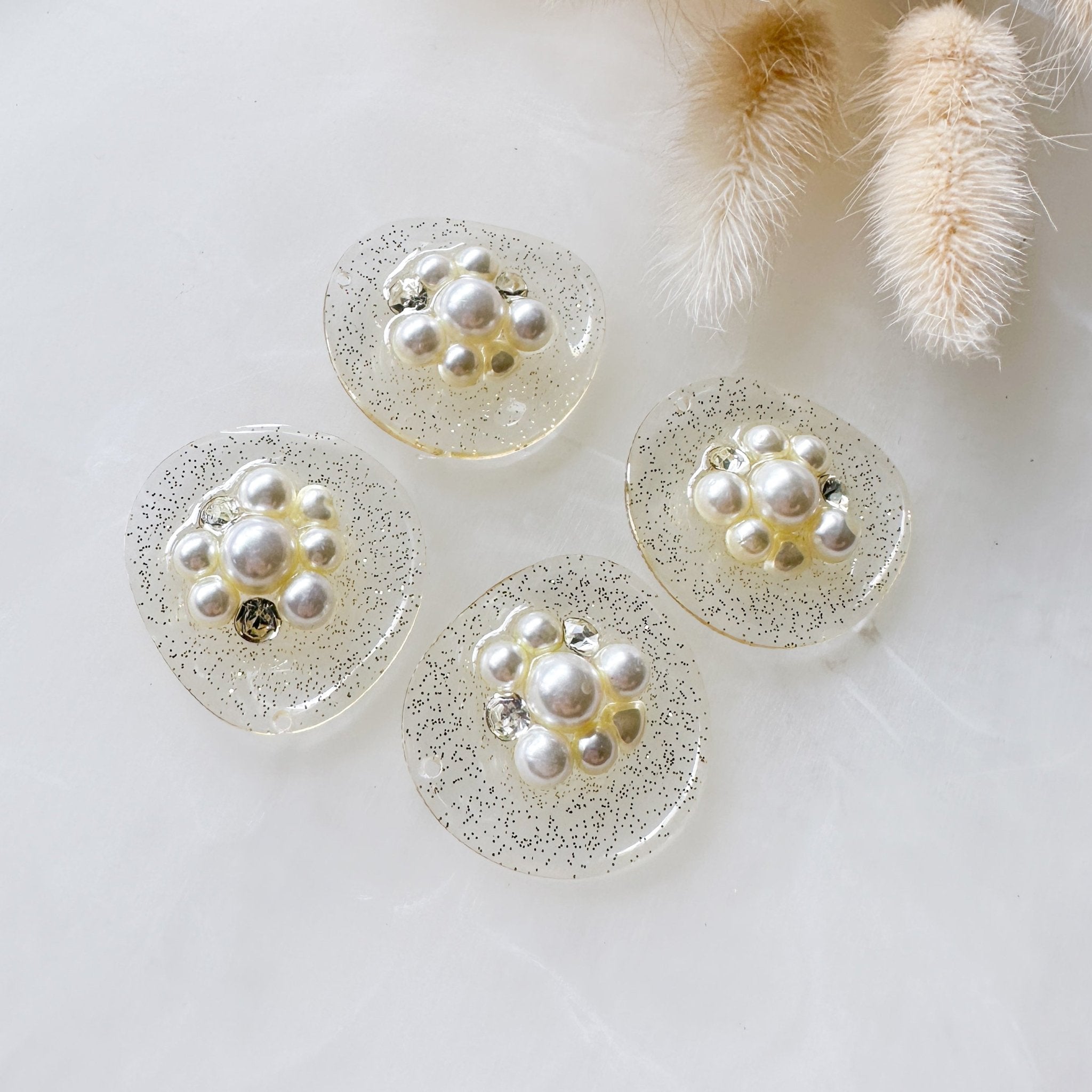 Pearl & Acrylic Charm (4pc) - Kit & Co.Jewelry Findings