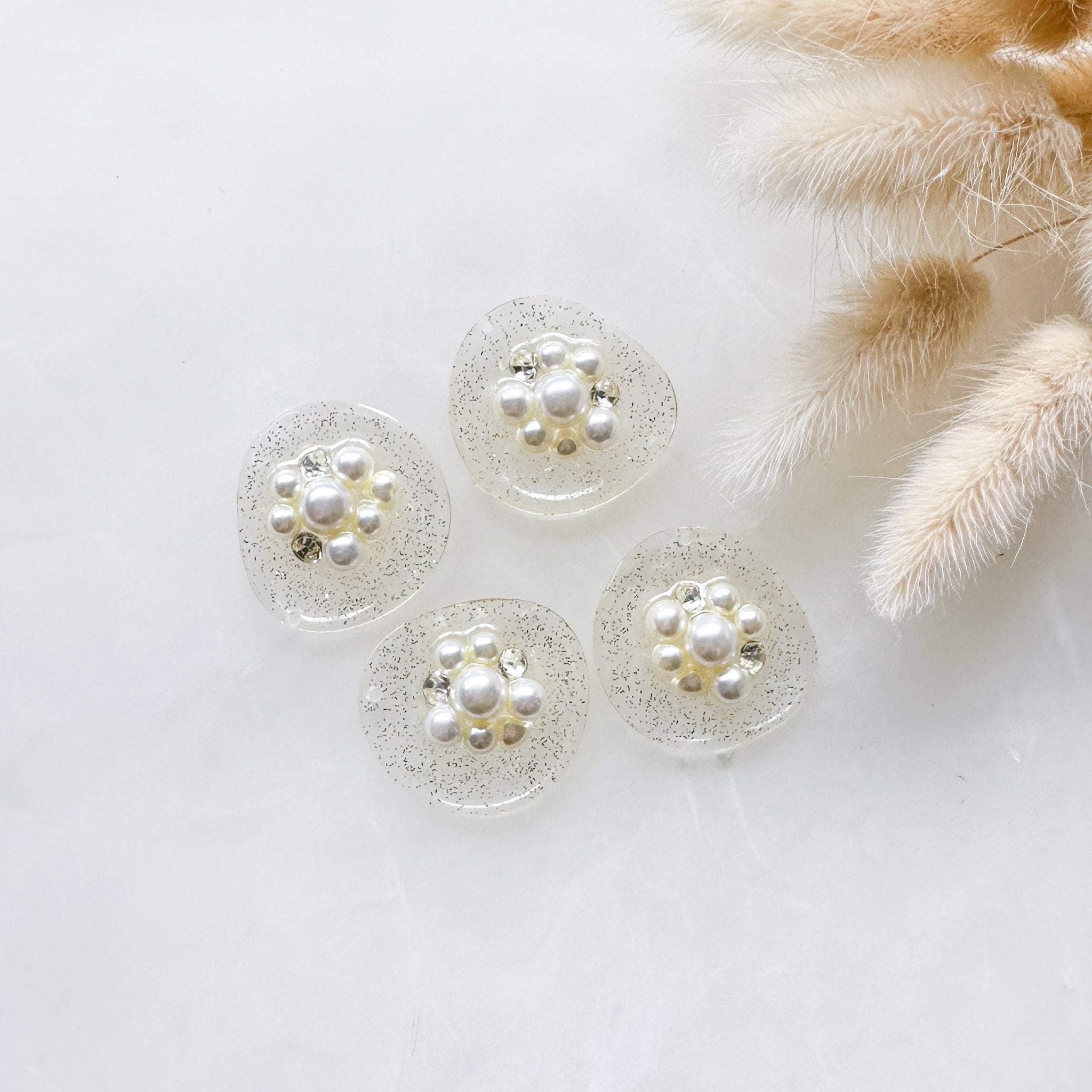 Pearl & Acrylic Charm (4pc) - Kit & Co.Jewelry Findings