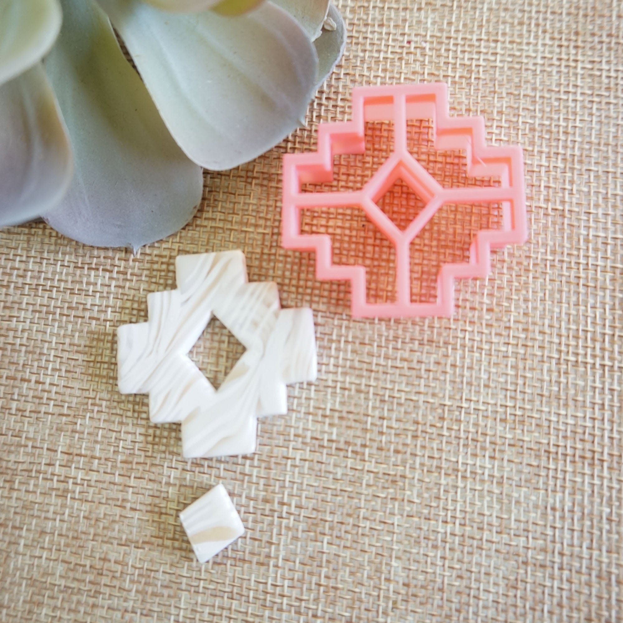 kitandco.com.au Cutter Aztec with Donut (Ultra Sharp)