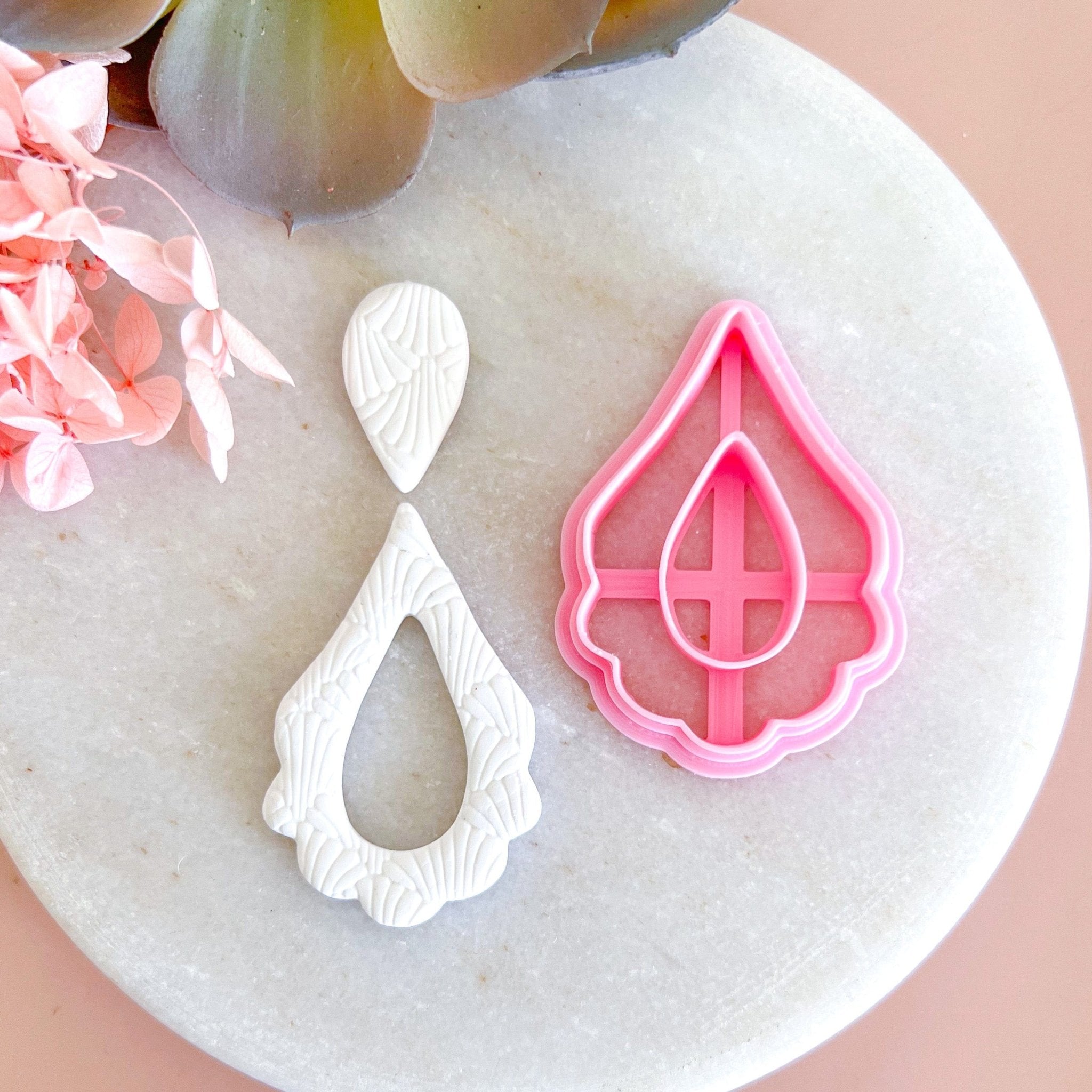 Chandelier Dangle 1 - Kit & Co.Cutter