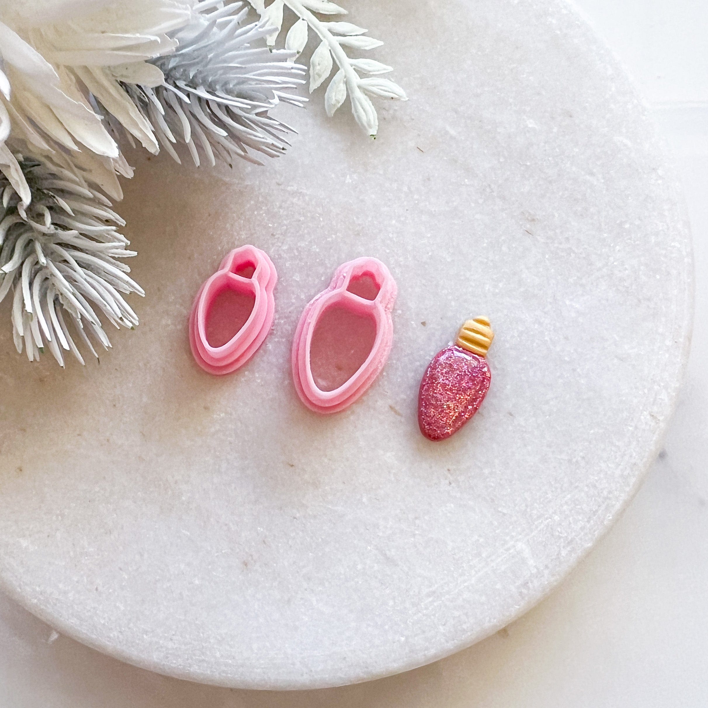 kitandco.com.au Cutter Christmas Bulb Stud (Choose Size)