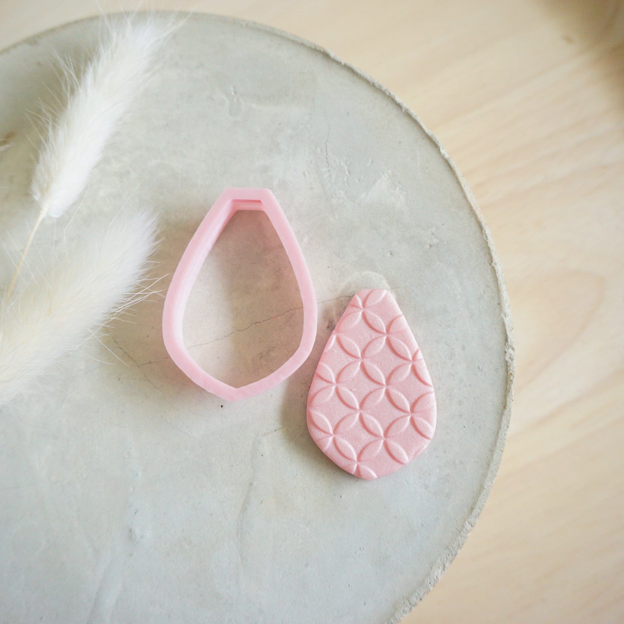 kitandco.com.au Cutter Elegant Teardrop