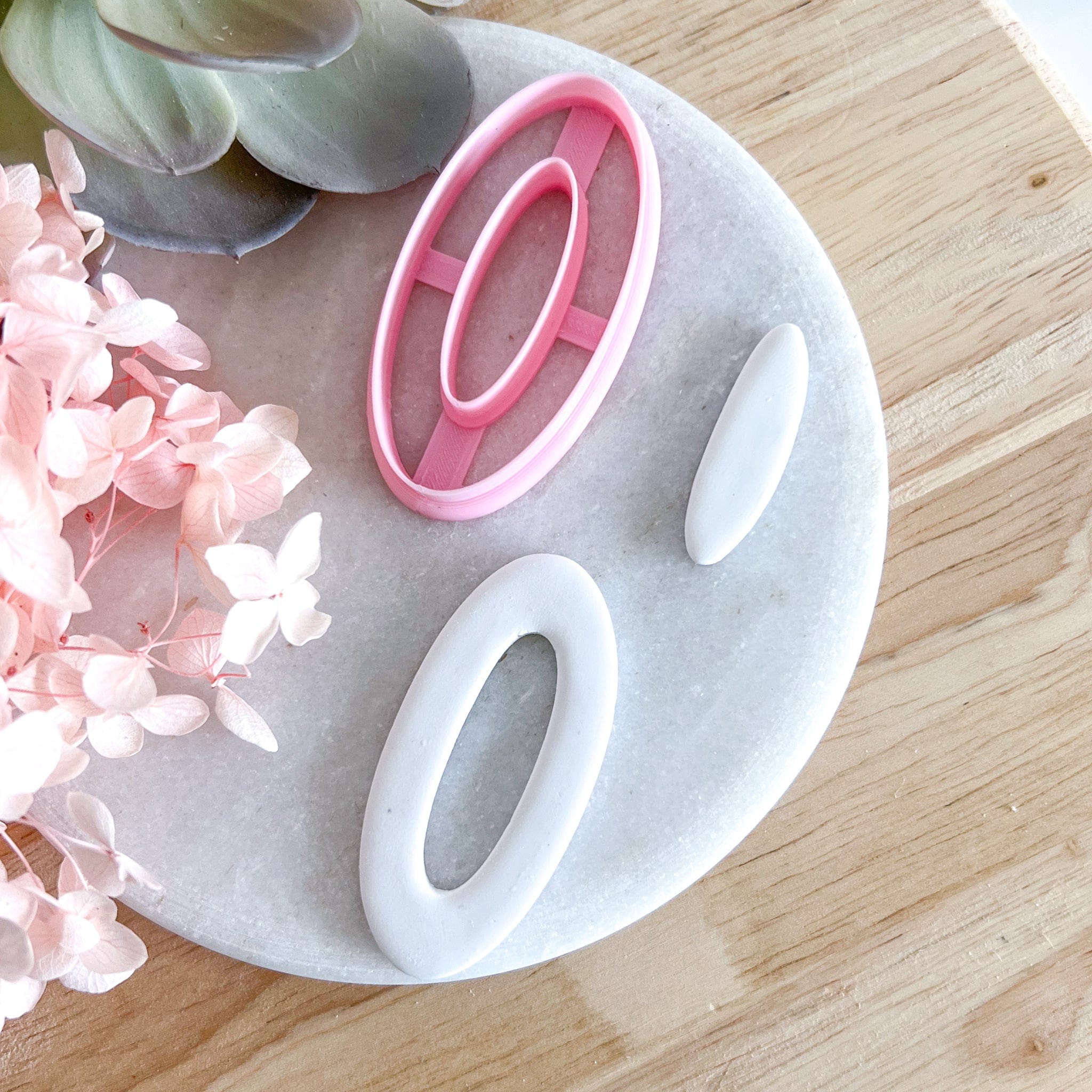 kitandco.com.au Cutter Extra Tall Oval with Donut