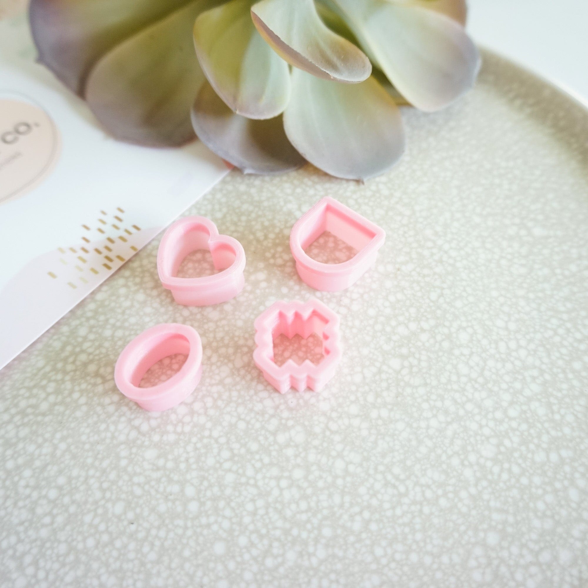 kitandco.com.au Cutter Fun Stud Set (4pcs, Ultra Sharp)