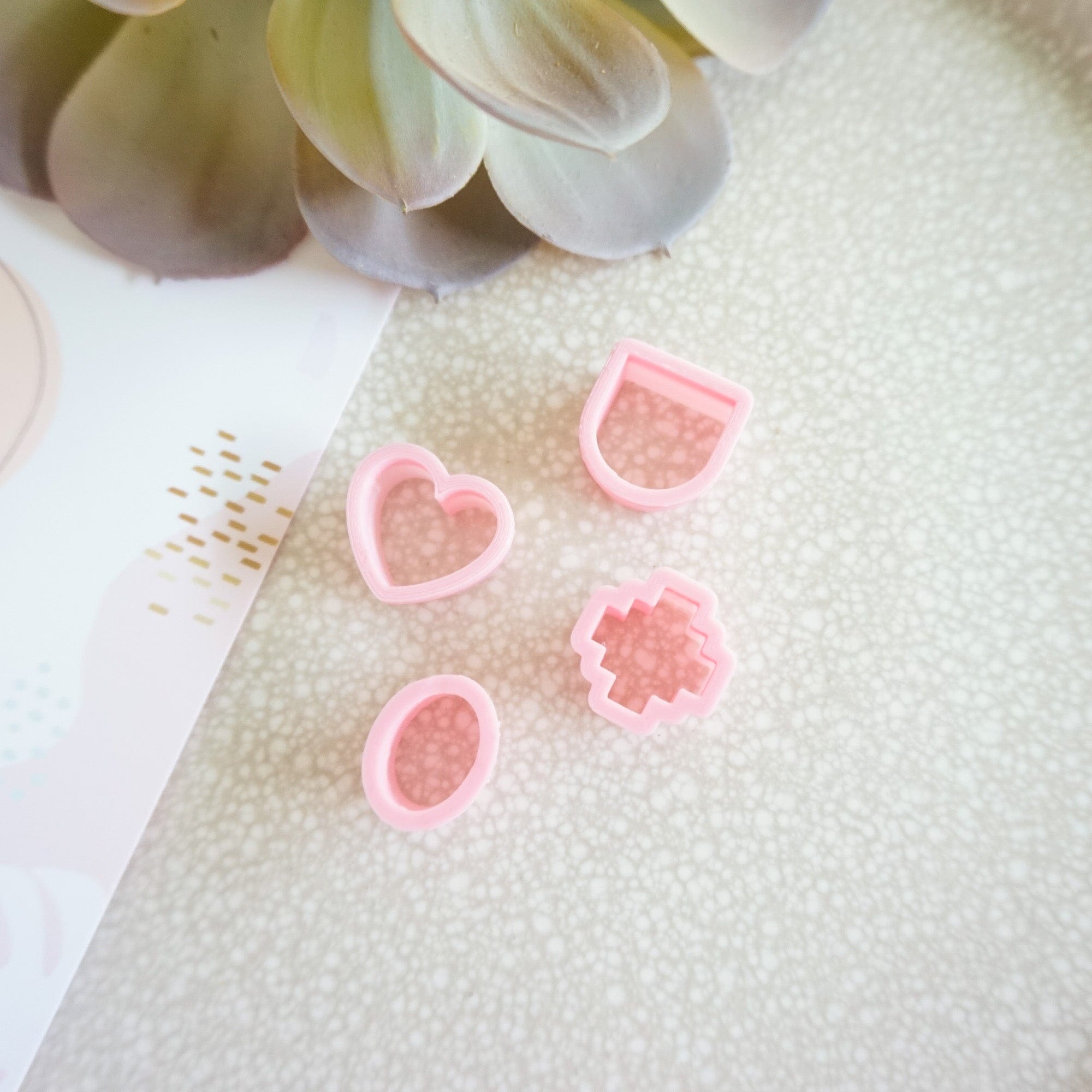 kitandco.com.au Cutter Fun Stud Set (4pcs, Ultra Sharp)