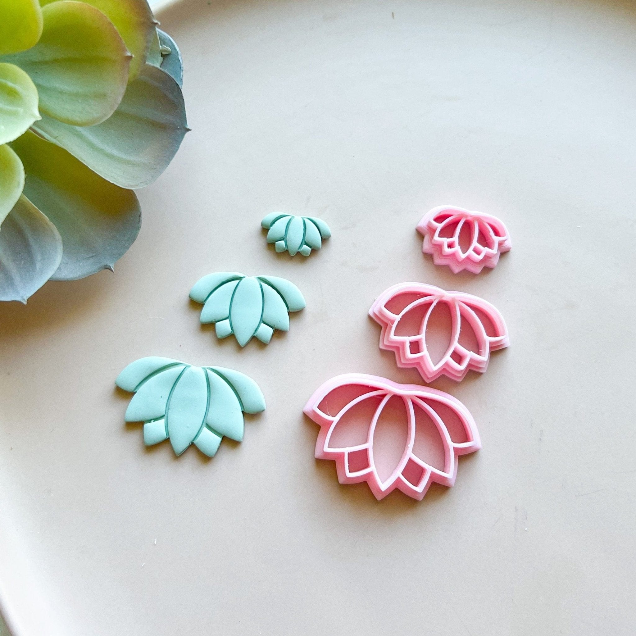 Small Lotus Flower - Kit & Co.Cutter