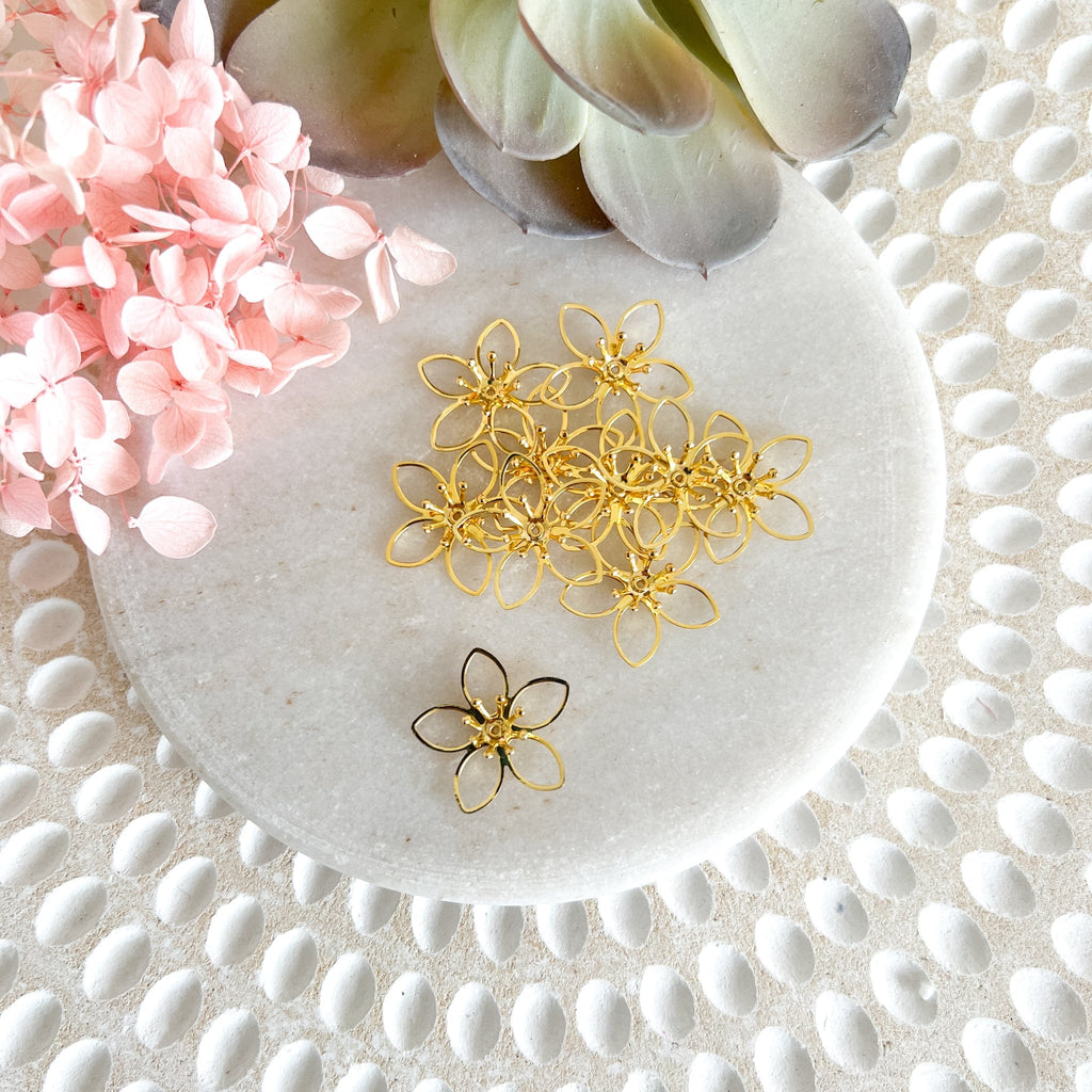 kitandco.com.au Daisy with stamen charms - 10 pcs Gold