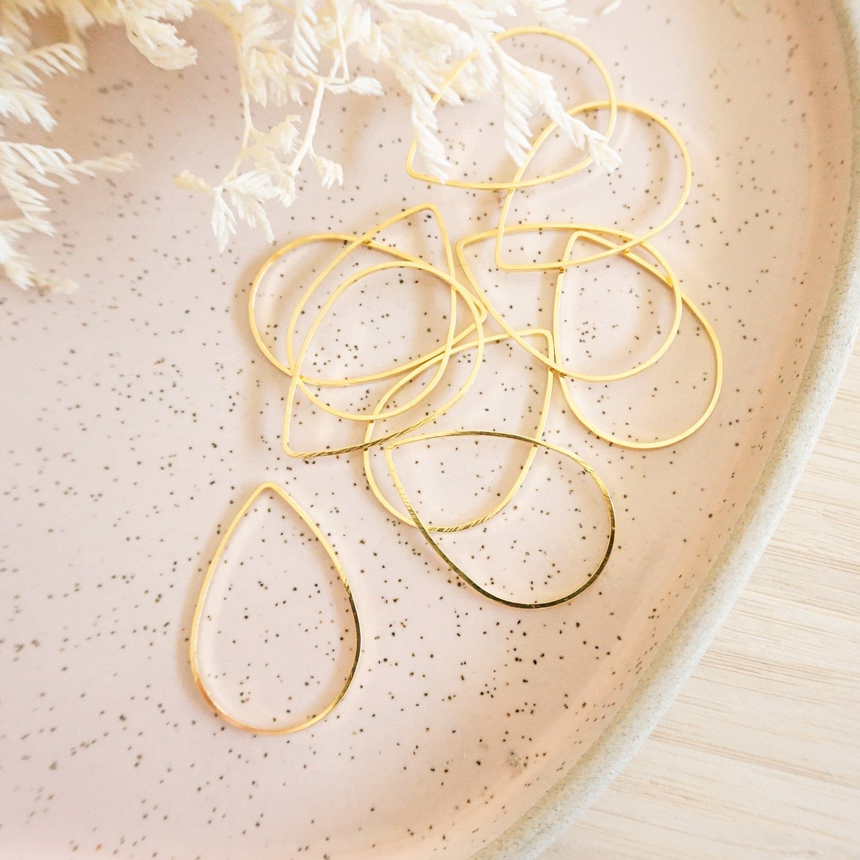 kitandco.com.au Large Teardrop Connector (50 pcs) Choose Colour