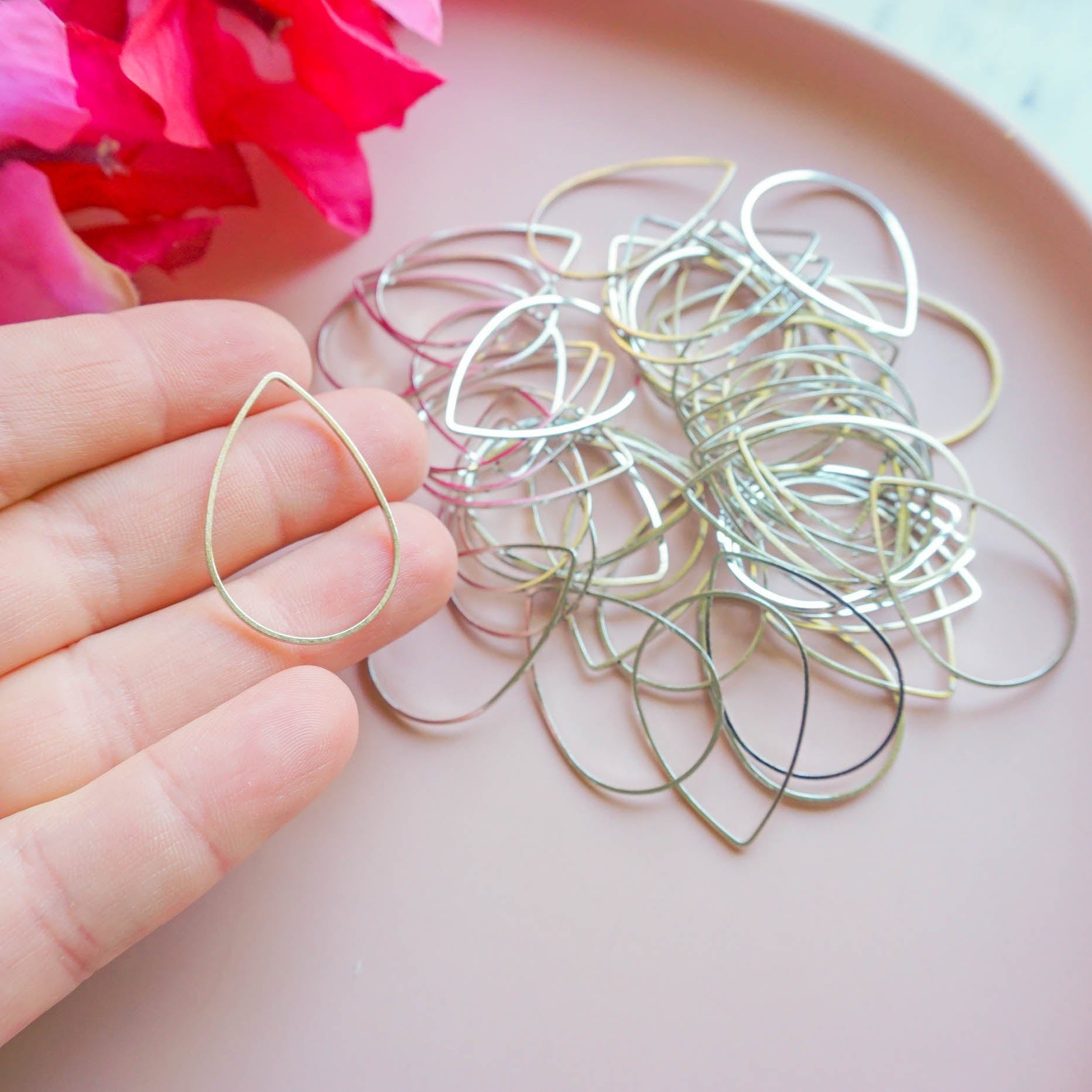 kitandco.com.au Large Teardrop Connector (50 pcs) Choose Colour