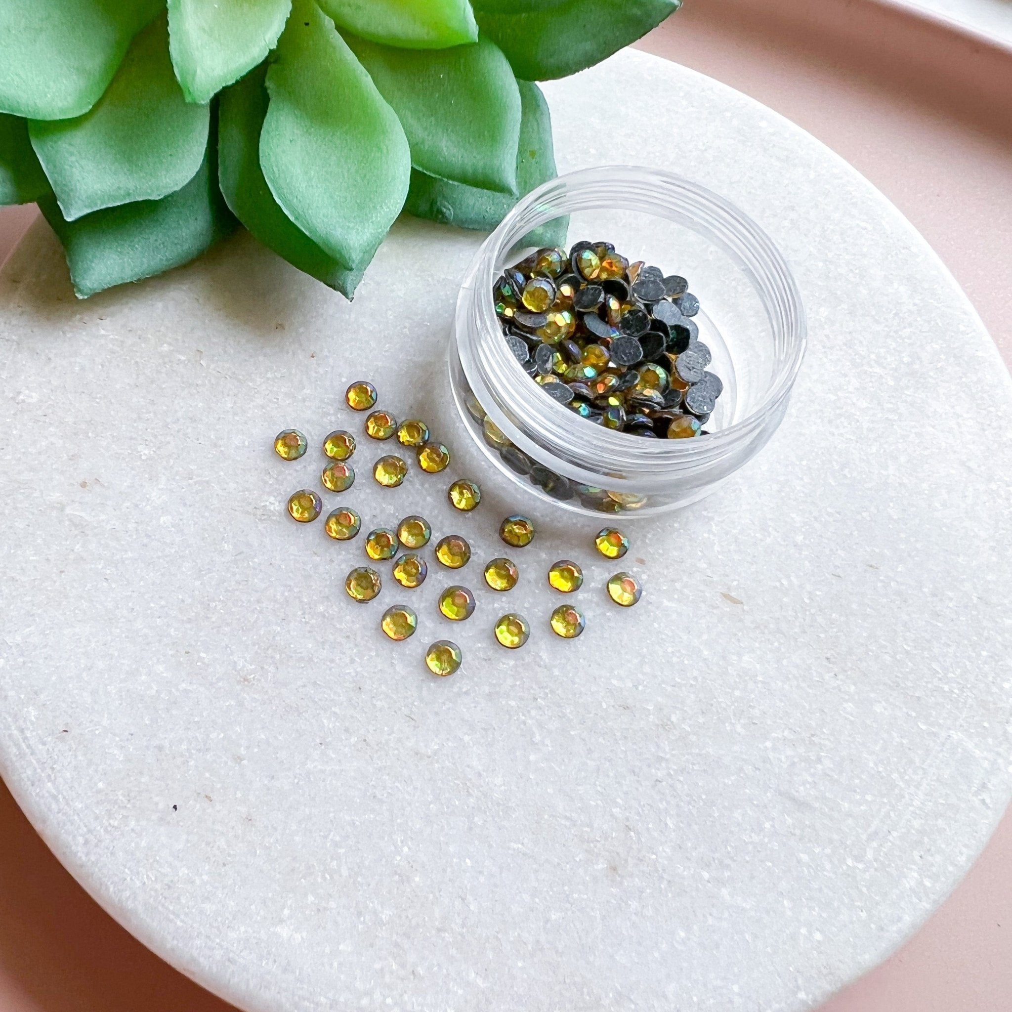 Glass Rhinestones Pot - Gold - Kit & Co.mica